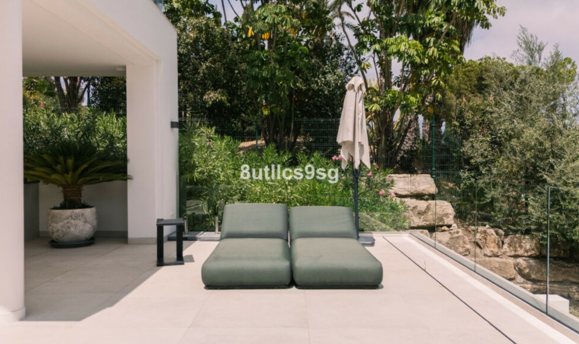 Resale - House -
Nueva Andalucía