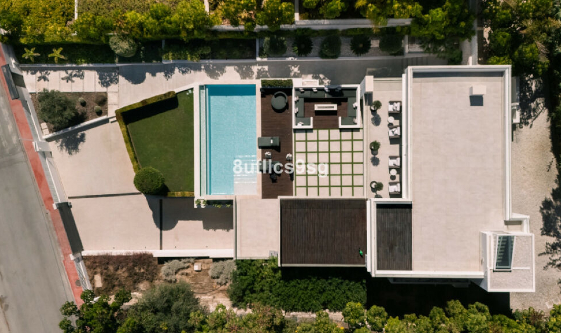 Resale - House -
Nueva Andalucía