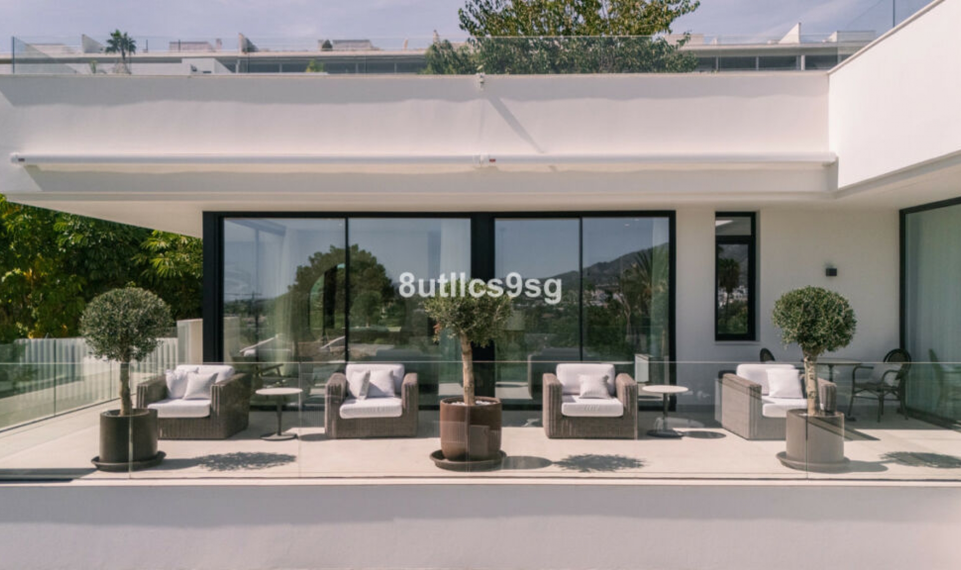 Resale - House -
Nueva Andalucía