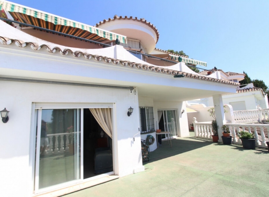 Resale - House -
Nueva Andalucía