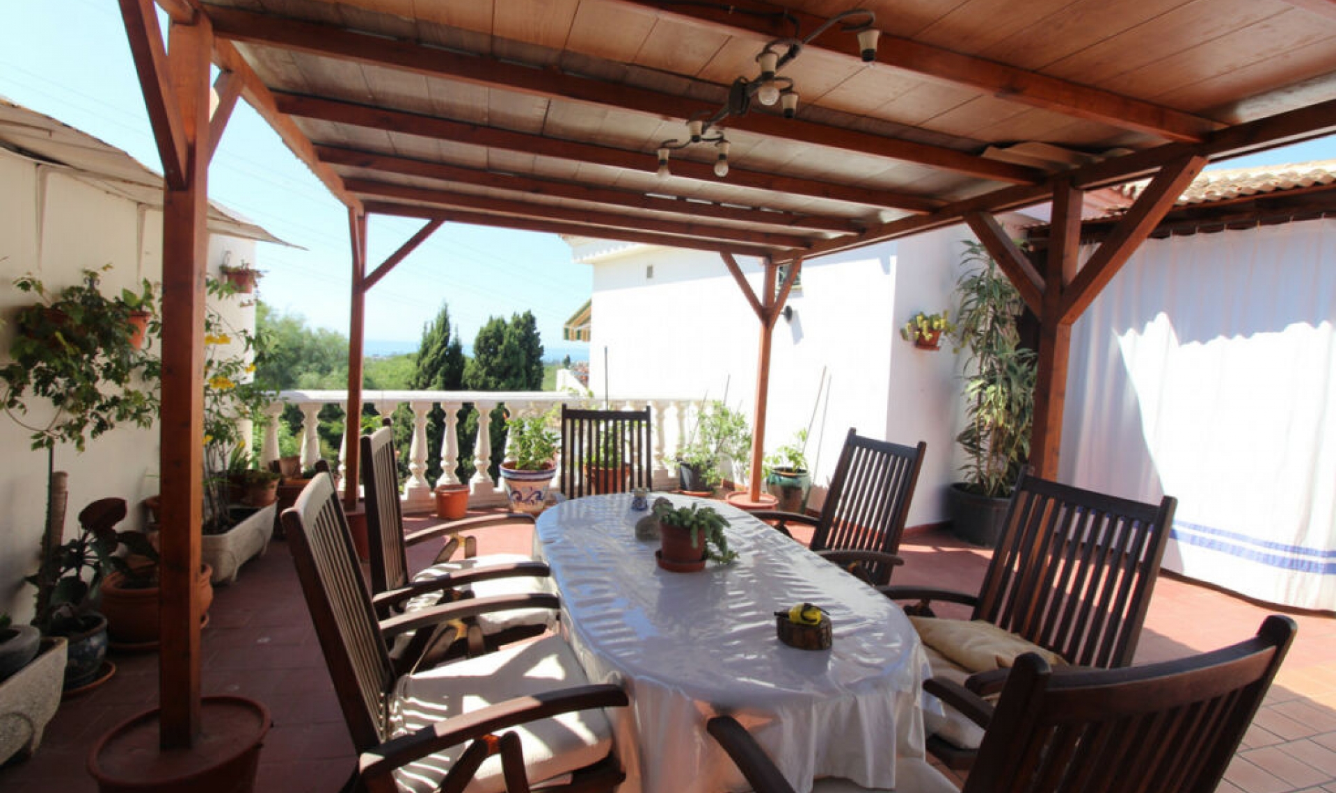 Resale - House -
Nueva Andalucía