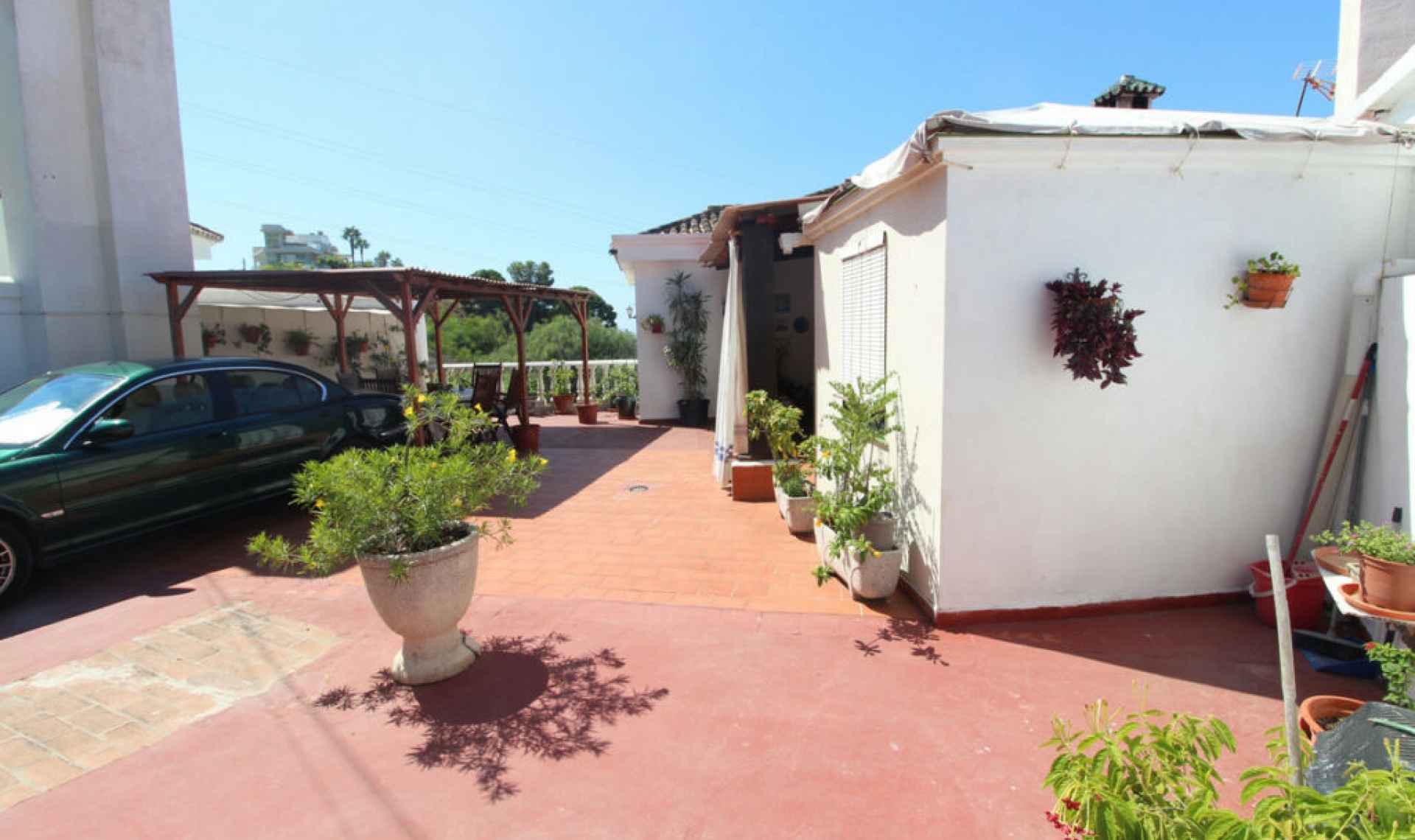 Resale - House -
Nueva Andalucía