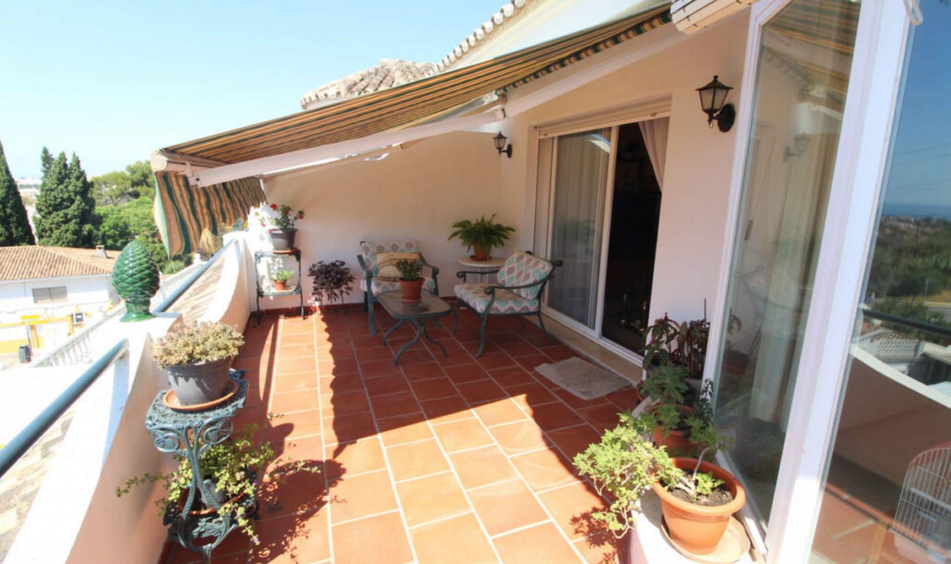 Resale - House -
Nueva Andalucía