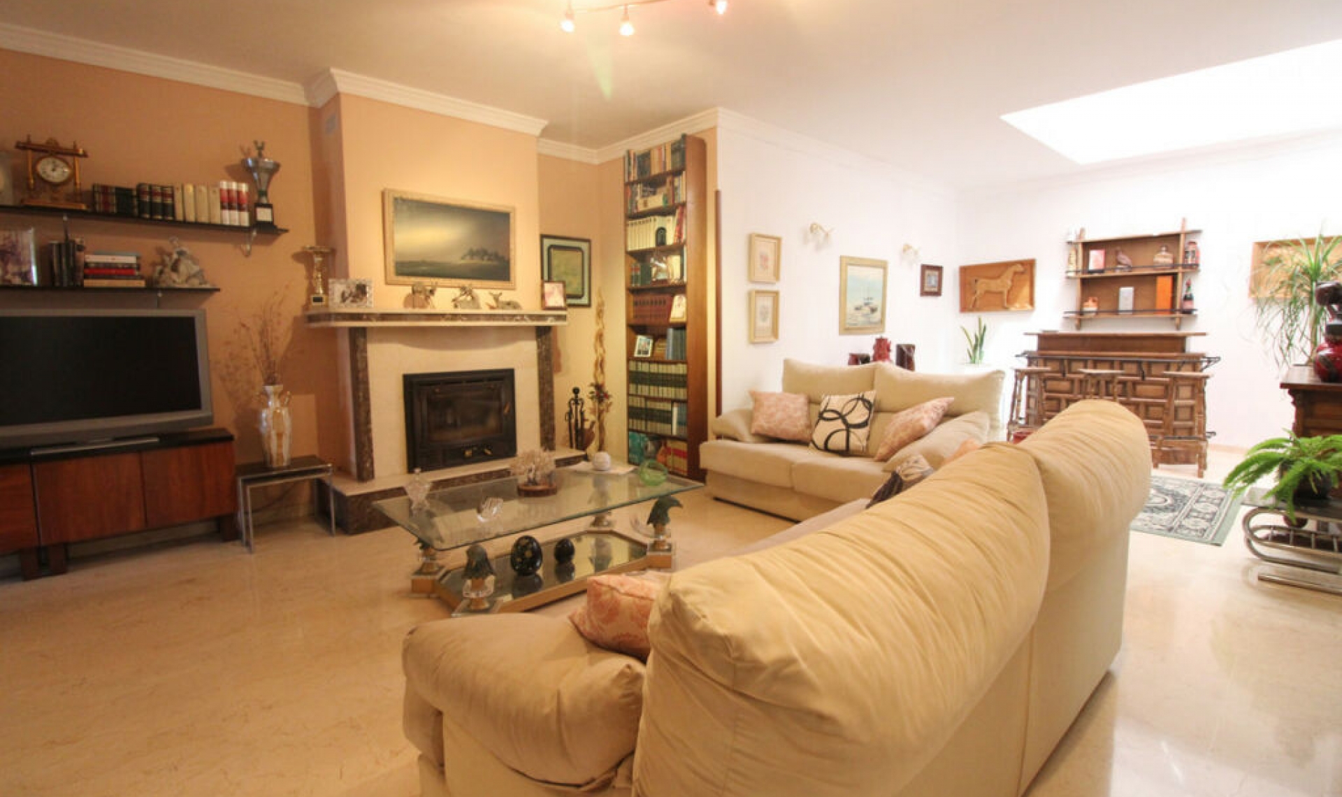 Resale - House -
Nueva Andalucía