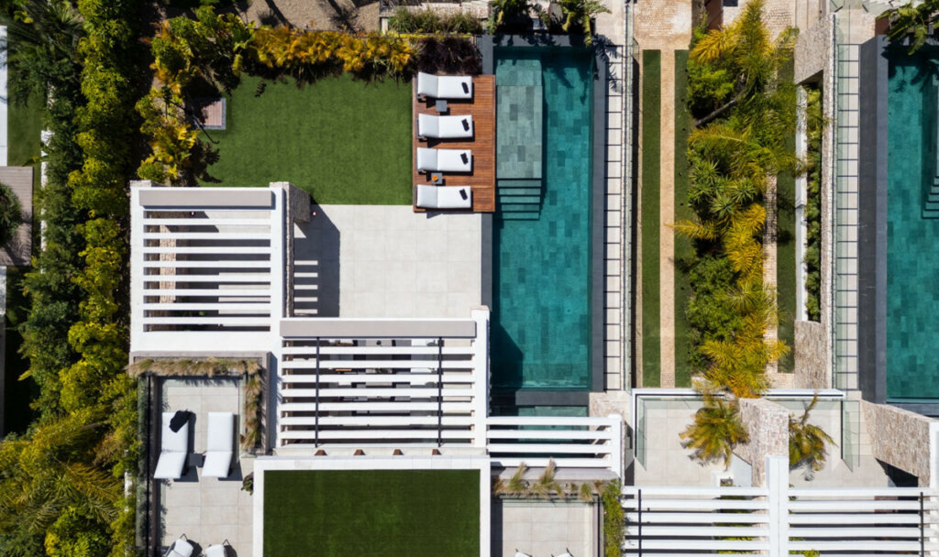 Resale - House -
Nueva Andalucía