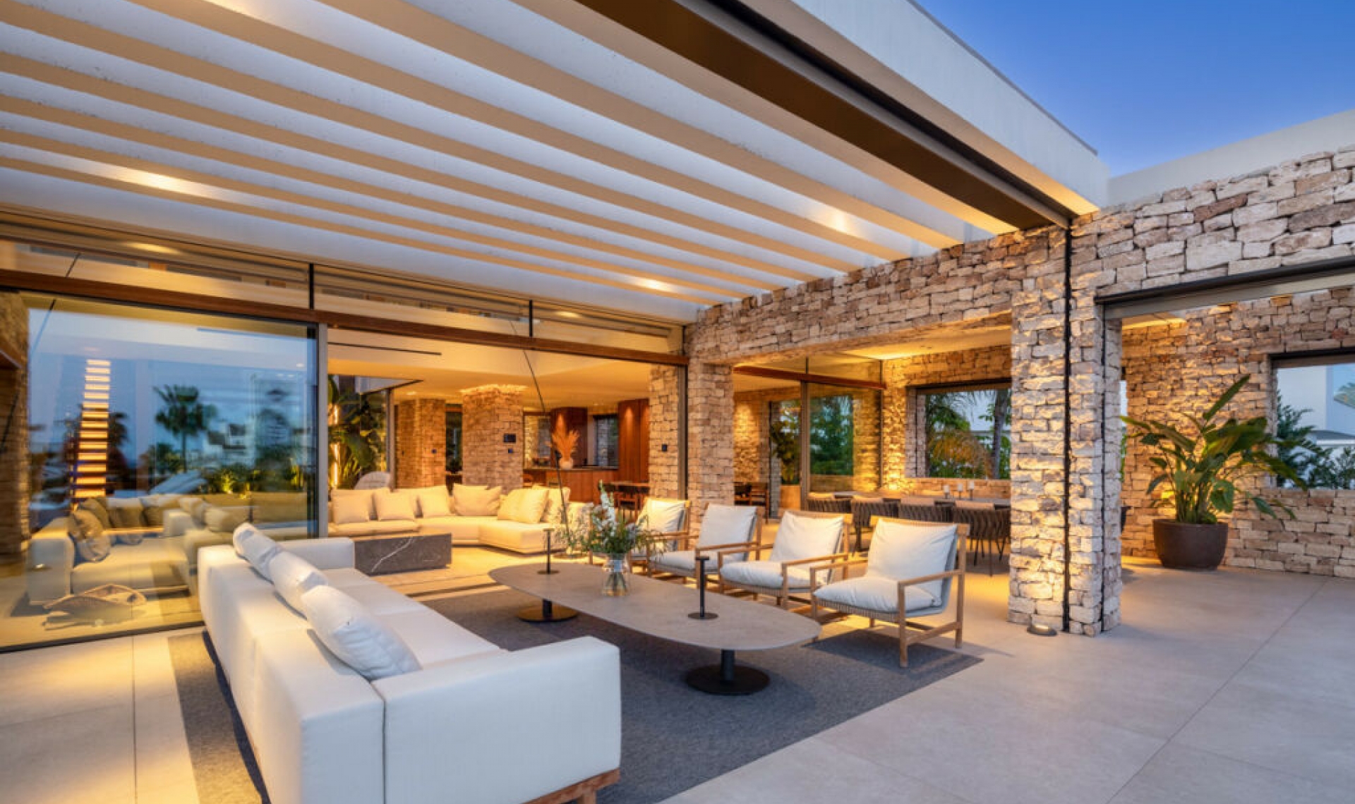 Resale - House -
Nueva Andalucía