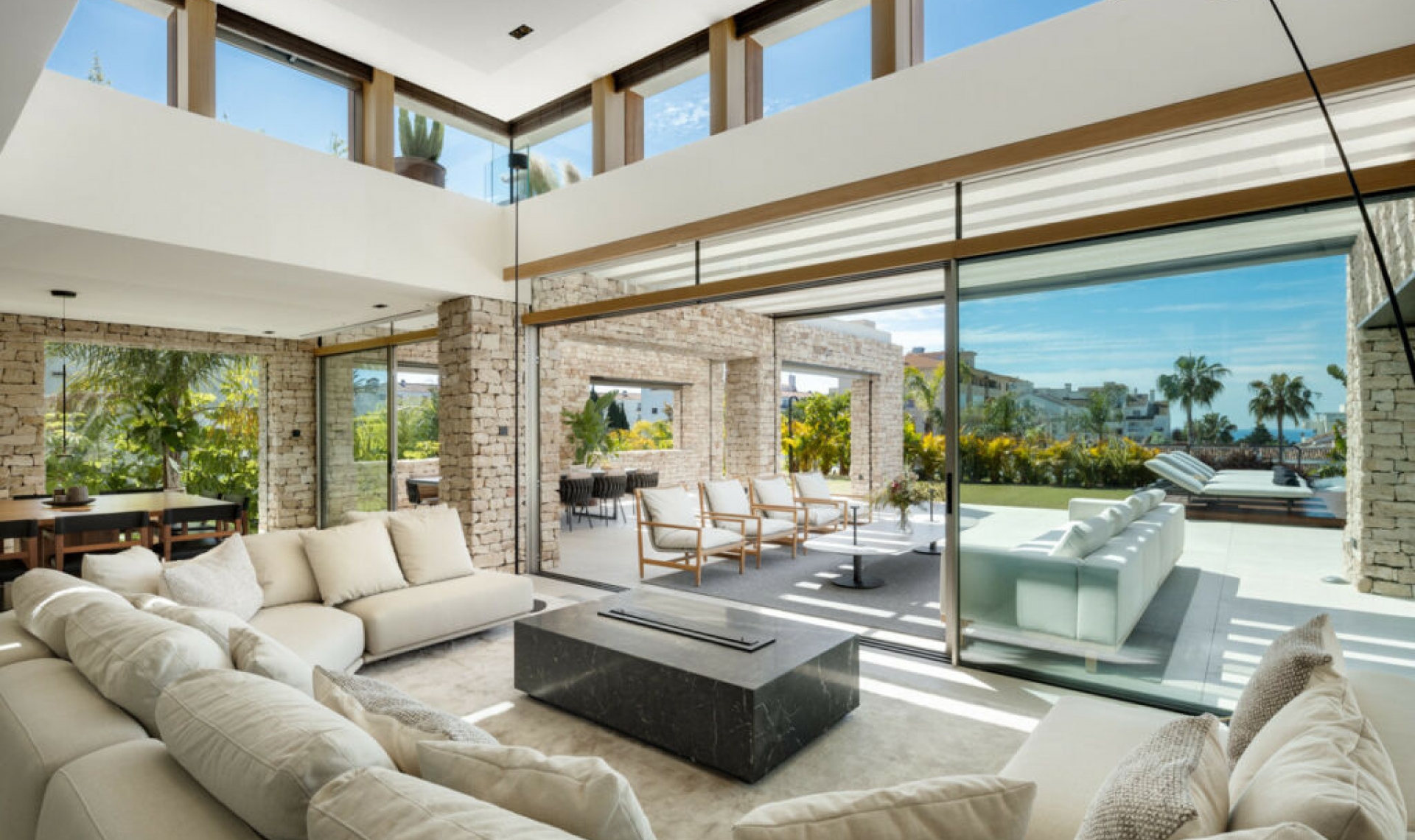 Resale - House -
Nueva Andalucía