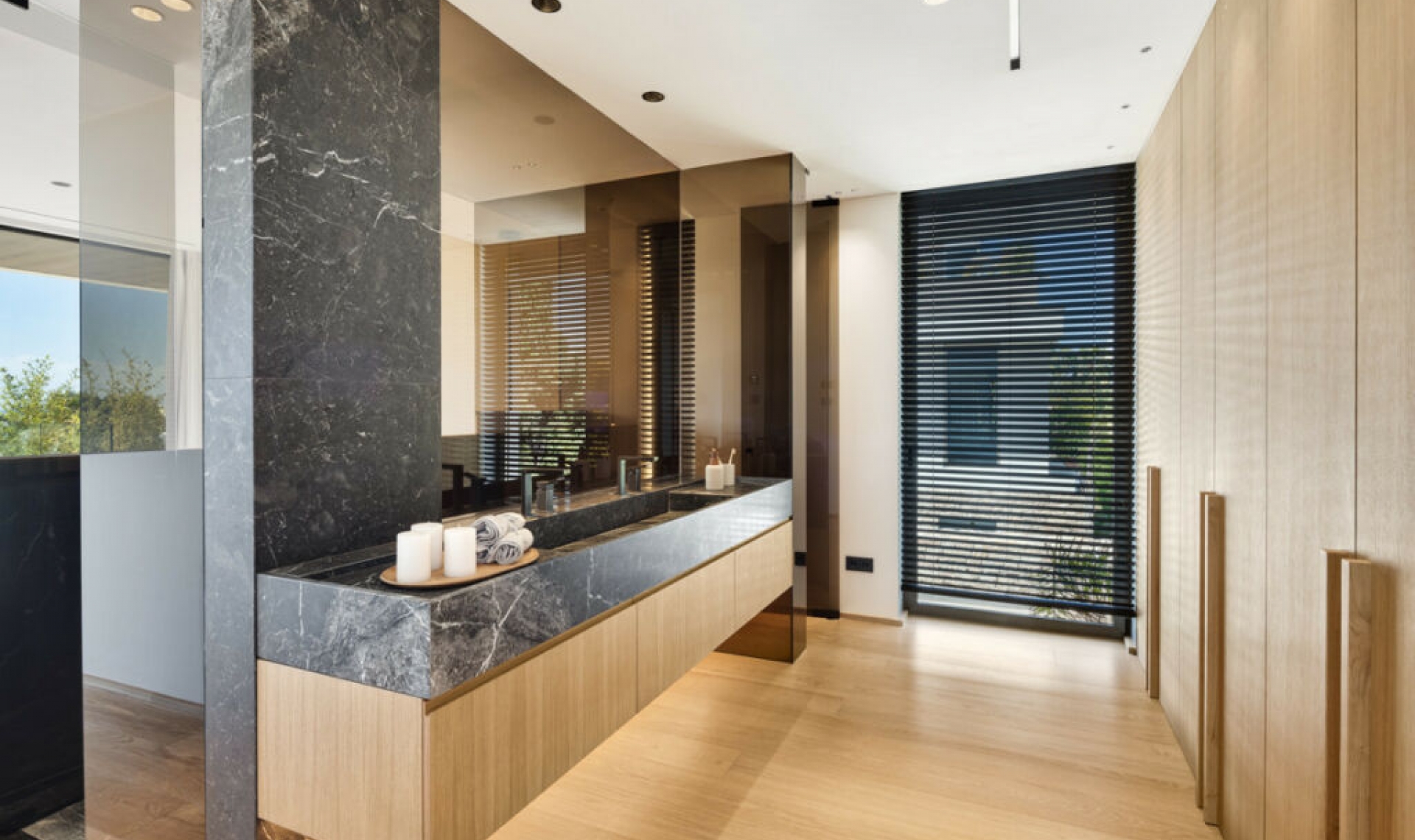 Resale - House -
Nueva Andalucía