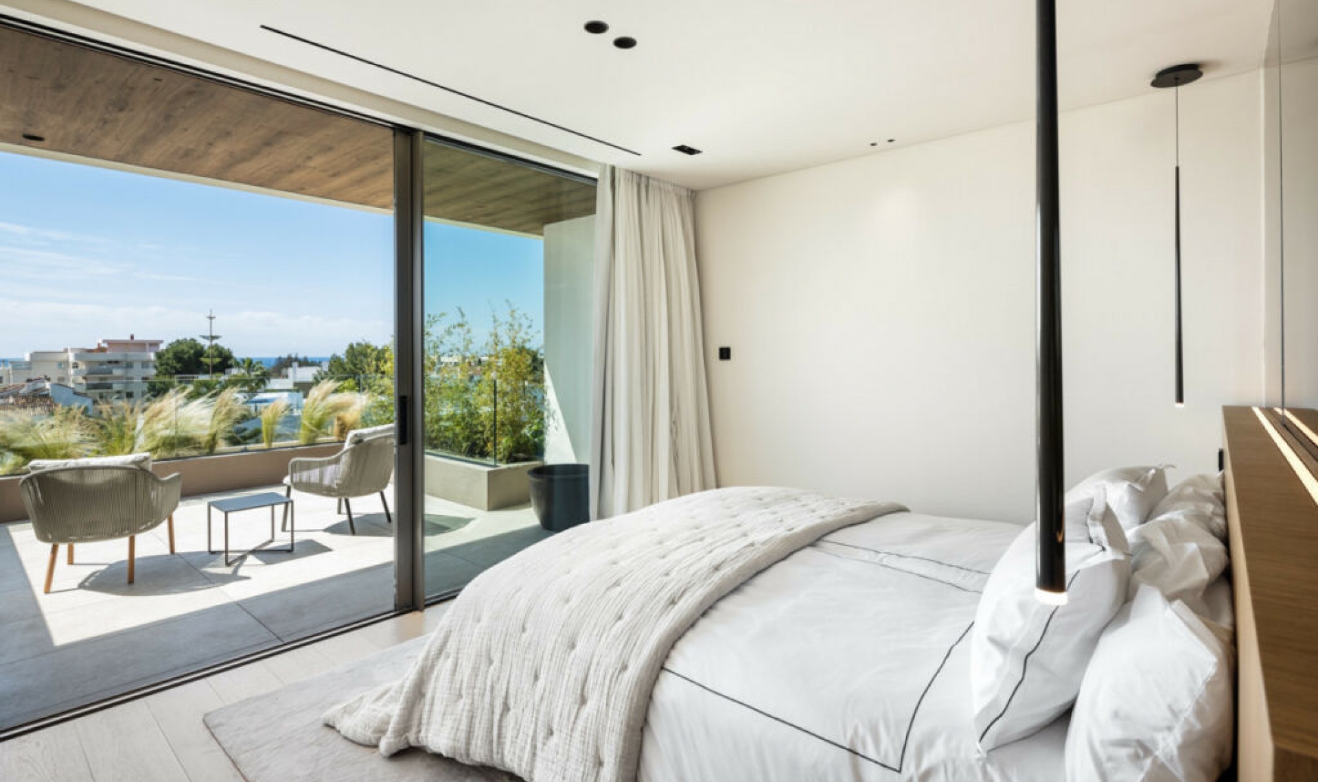 Resale - House -
Nueva Andalucía