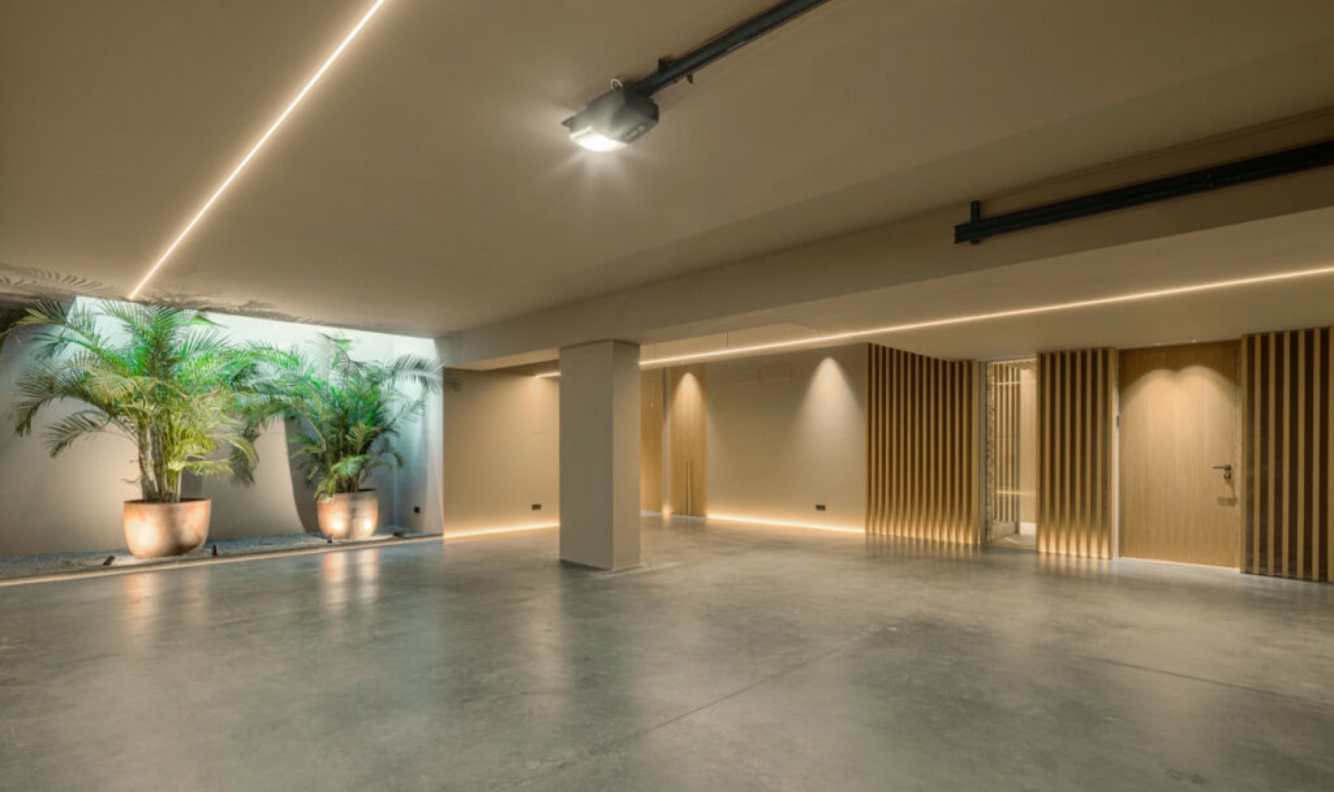 Resale - House -
Nueva Andalucía