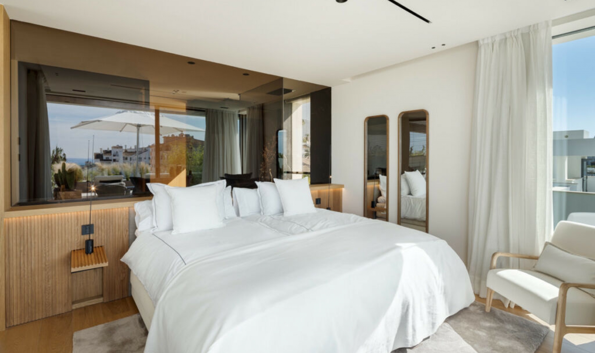 Resale - House -
Nueva Andalucía