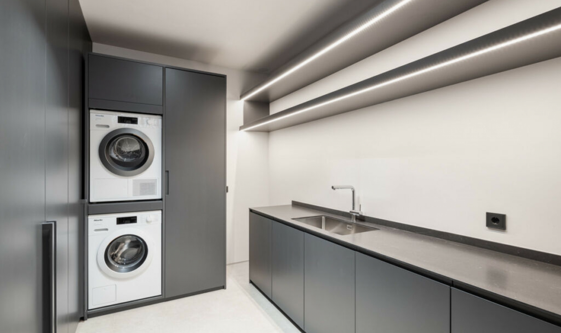 Resale - House -
Nueva Andalucía