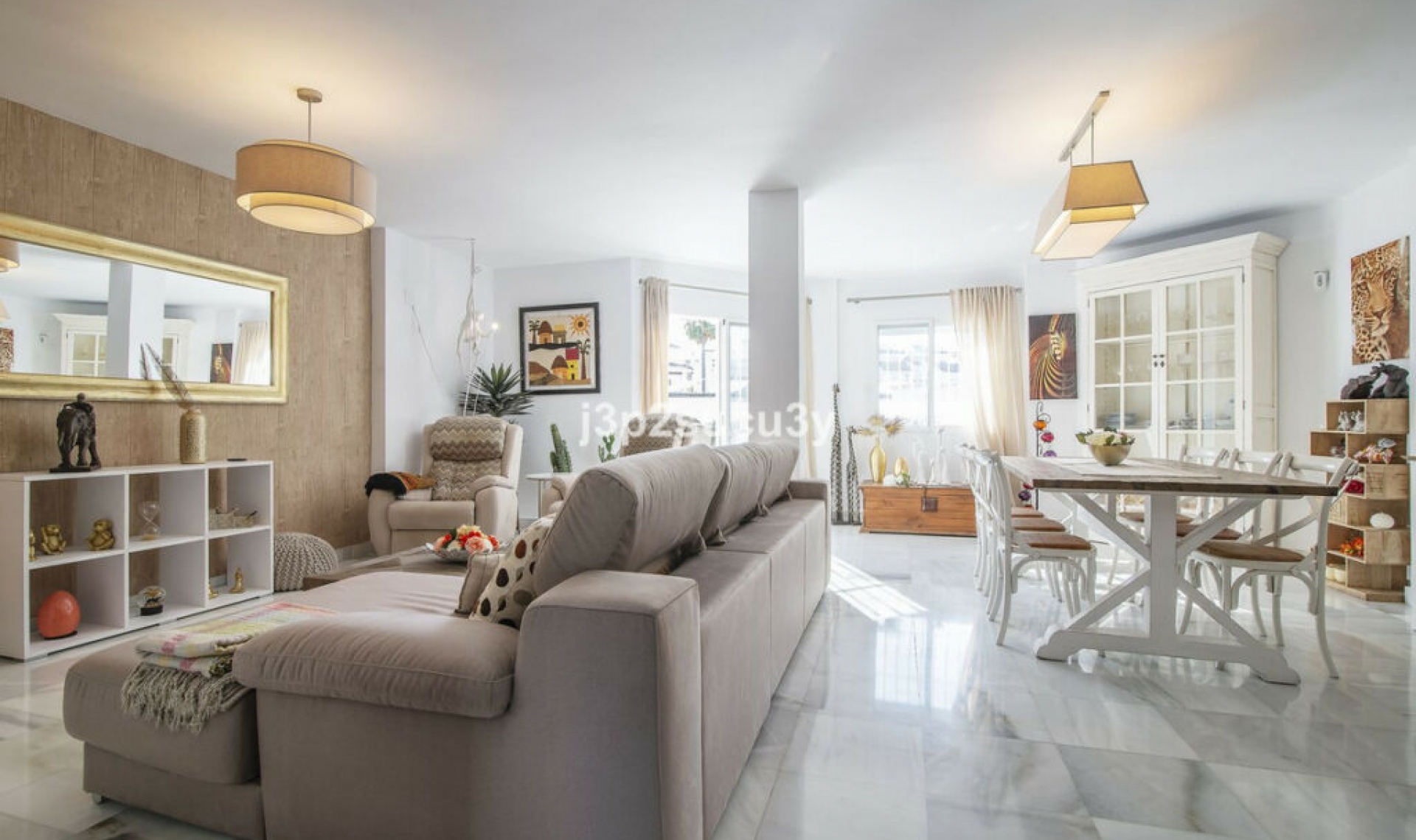 Resale - House -
Nueva Andalucía
