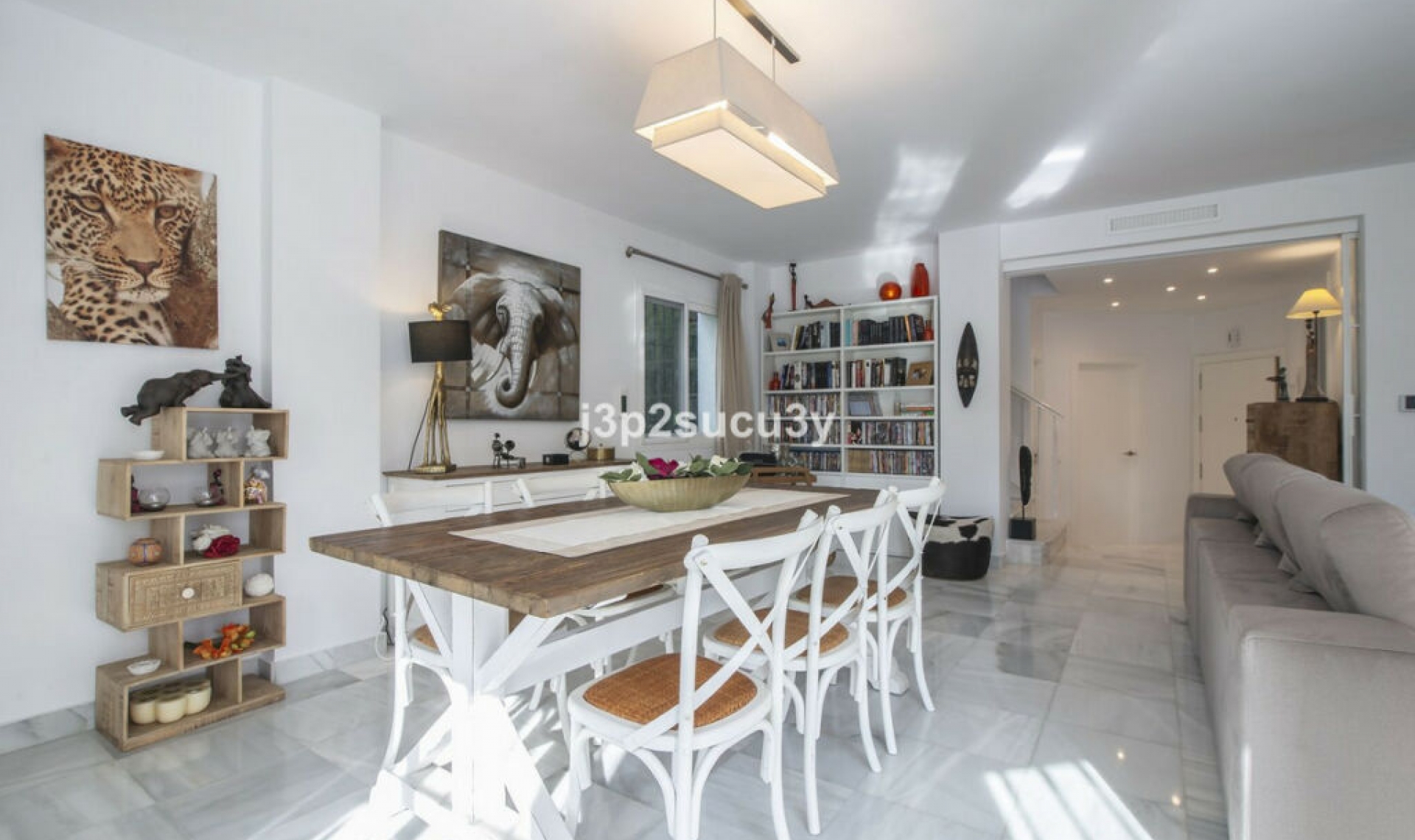 Resale - House -
Nueva Andalucía