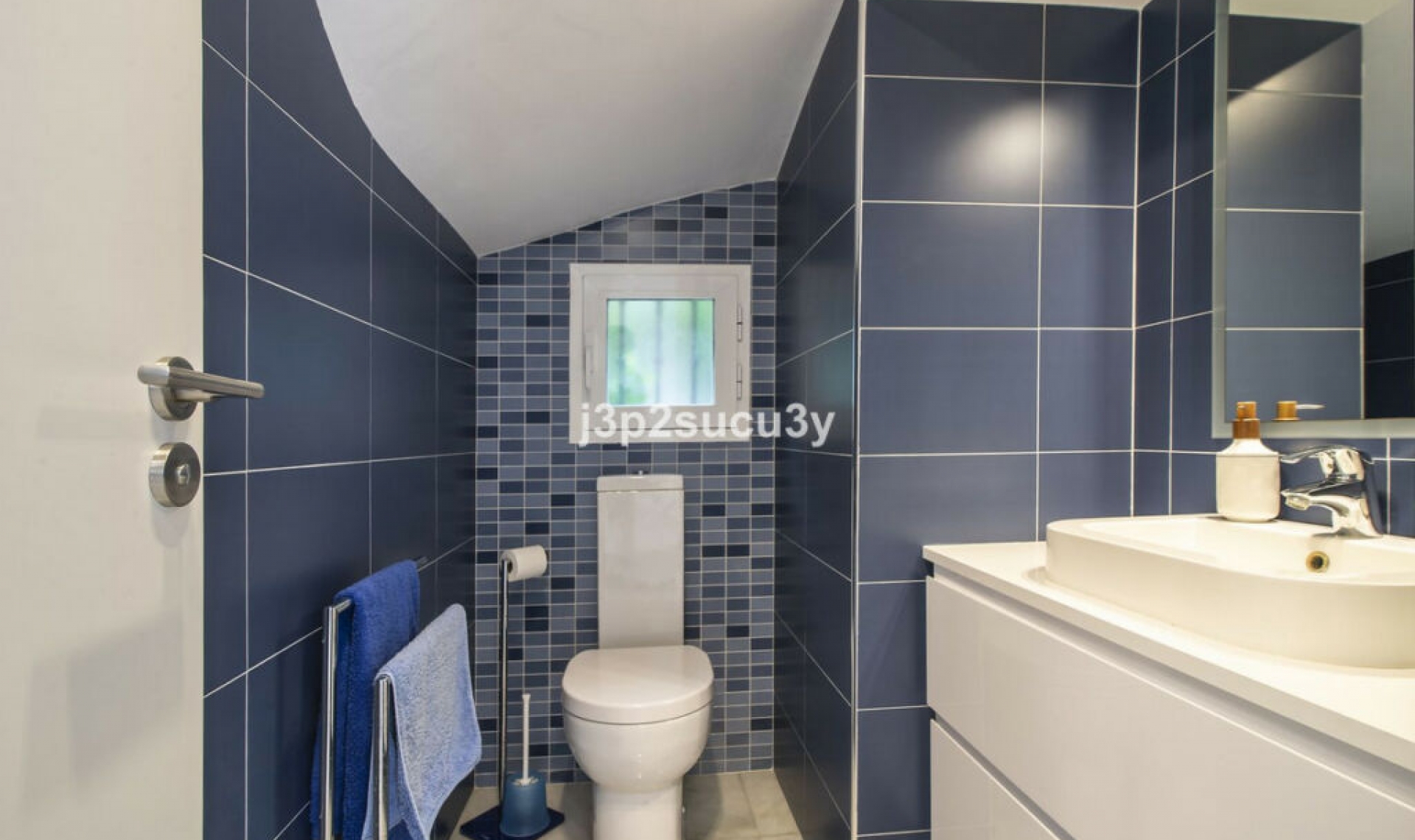 Resale - House -
Nueva Andalucía