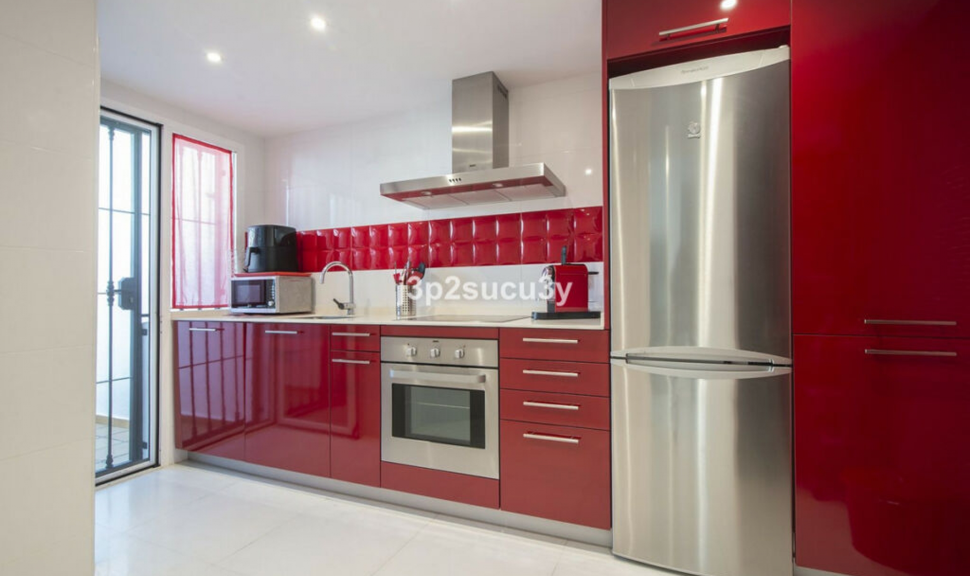 Resale - House -
Nueva Andalucía