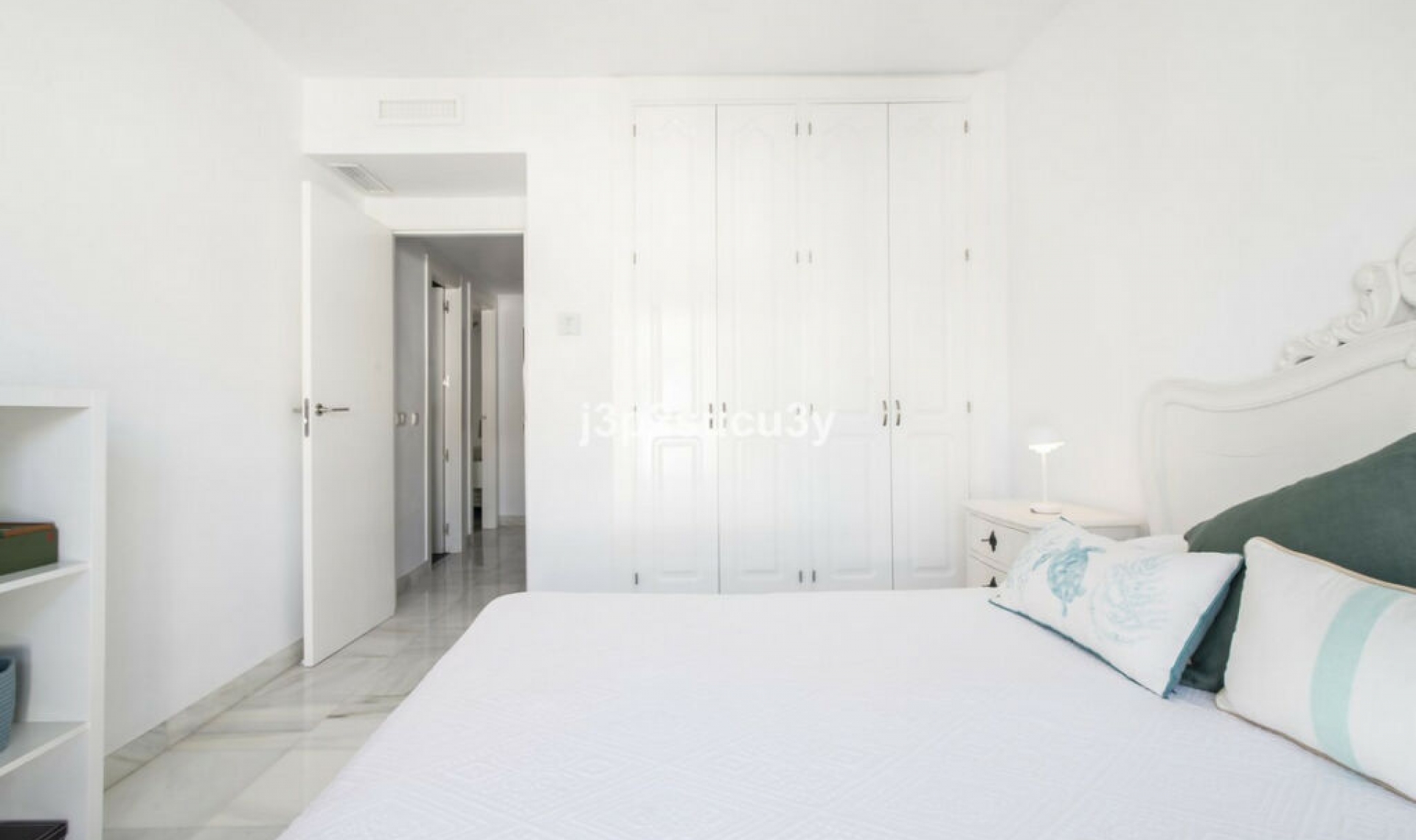 Resale - House -
Nueva Andalucía