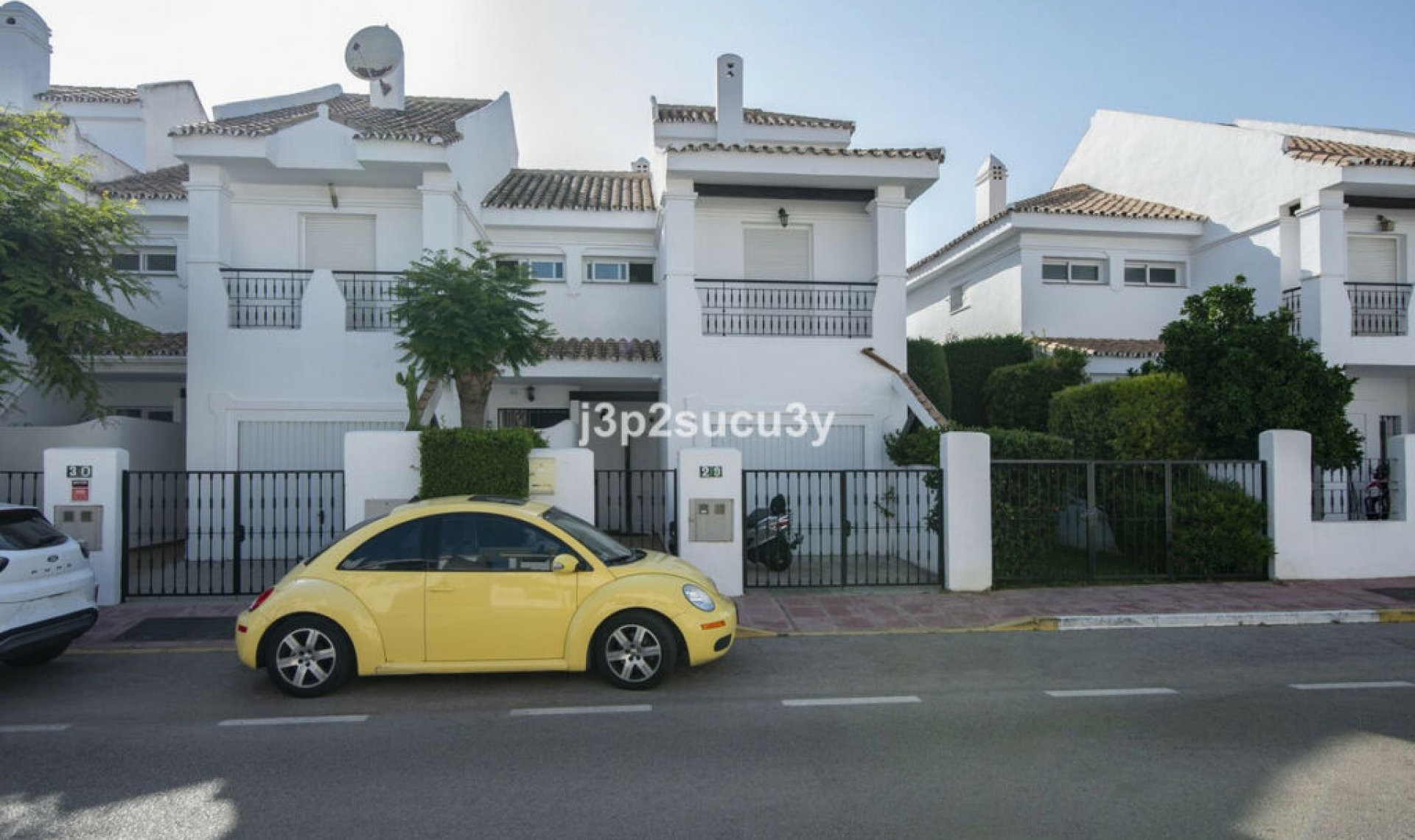 Resale - House -
Nueva Andalucía