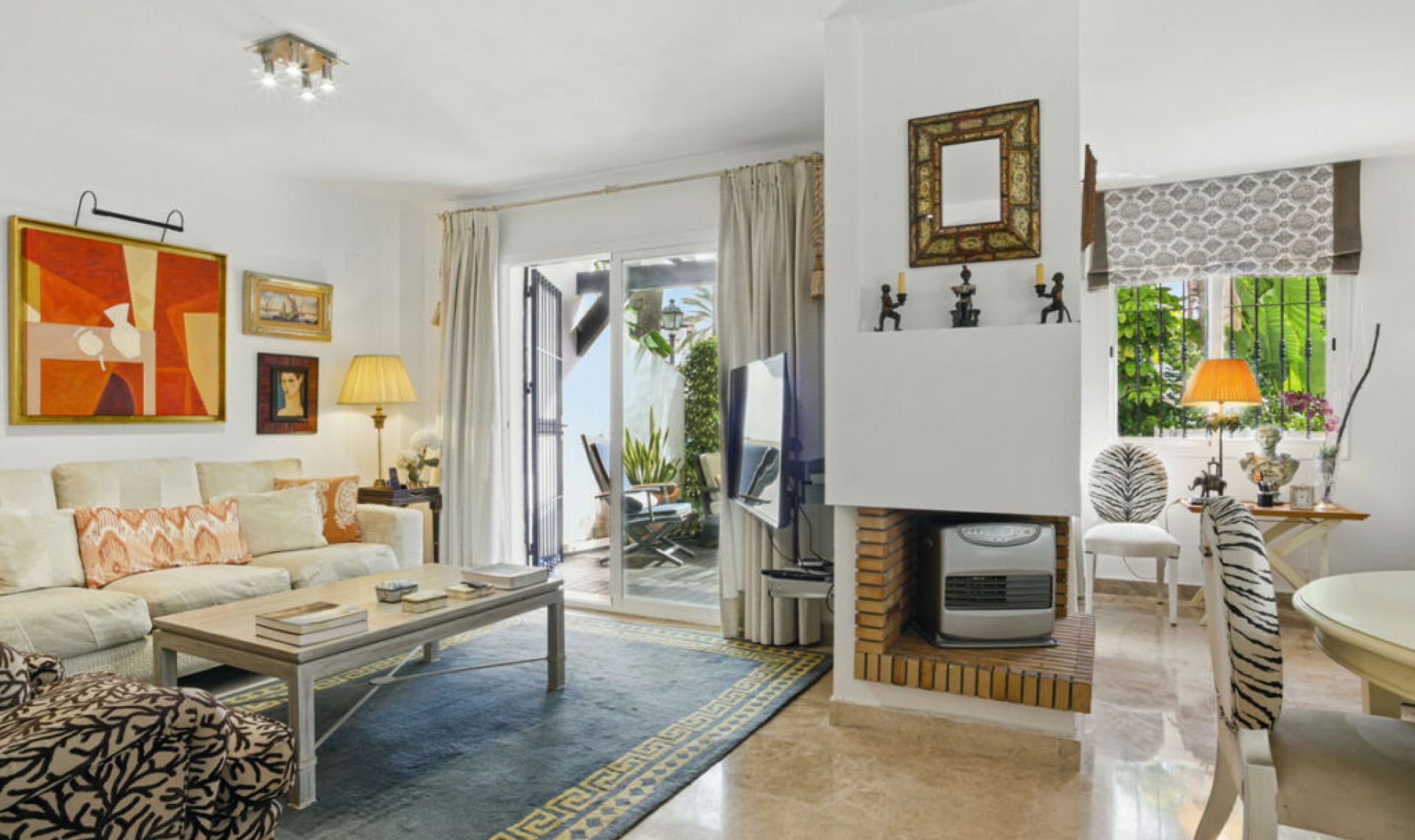 Resale - House -
Nueva Andalucía