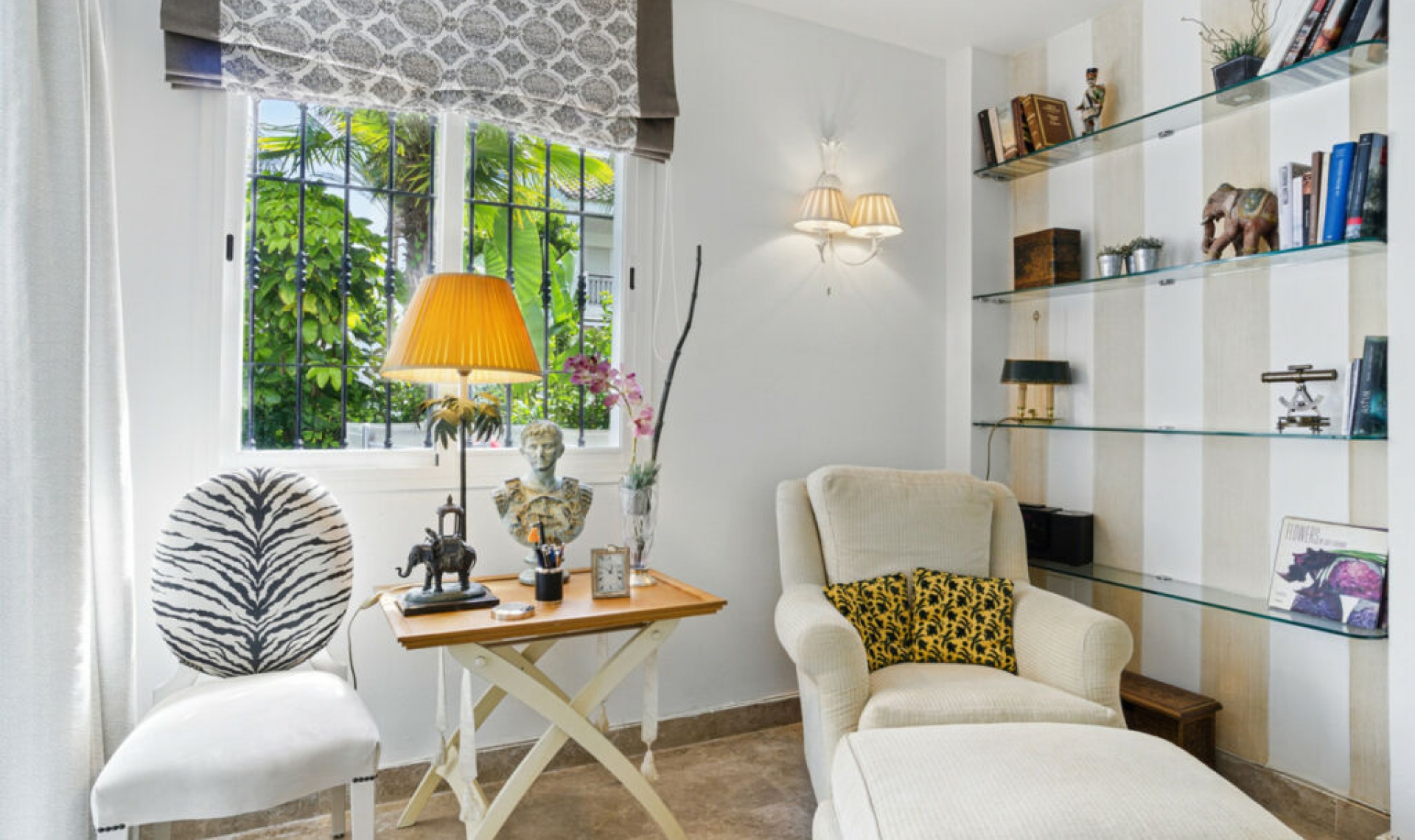 Resale - House -
Nueva Andalucía