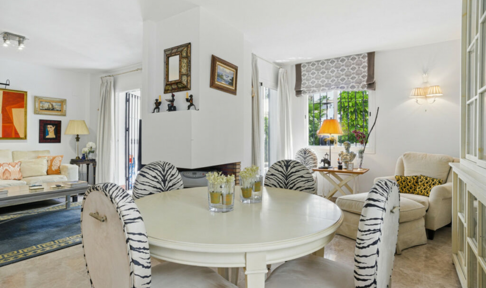 Resale - House -
Nueva Andalucía