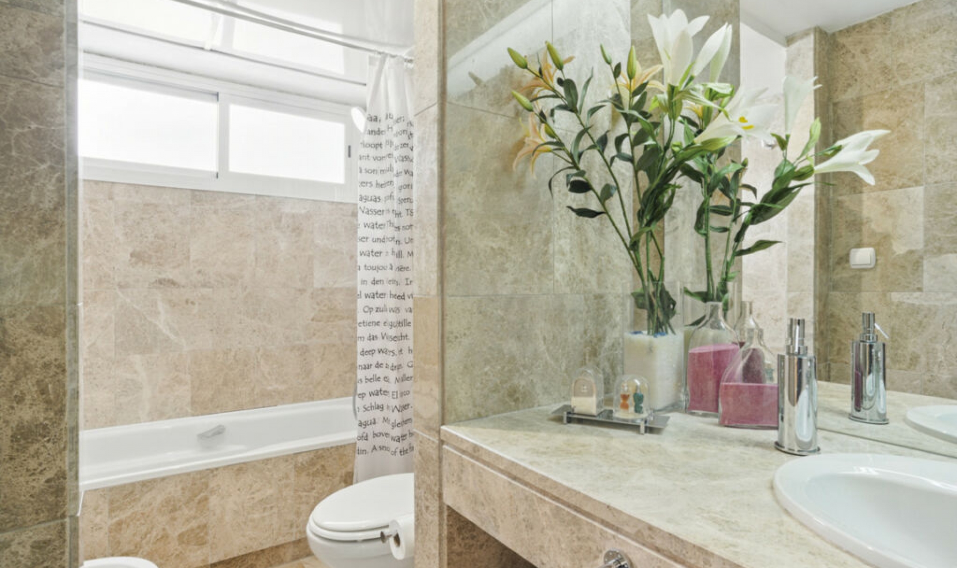 Resale - House -
Nueva Andalucía