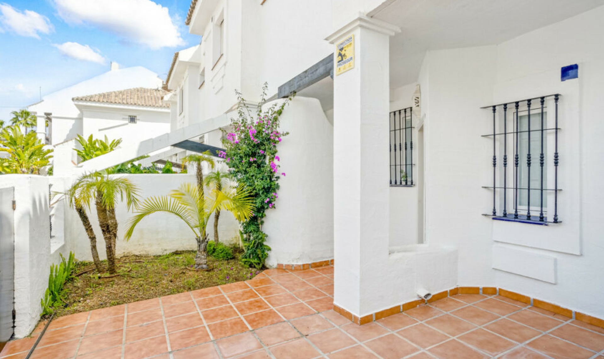 Resale - House -
Nueva Andalucía