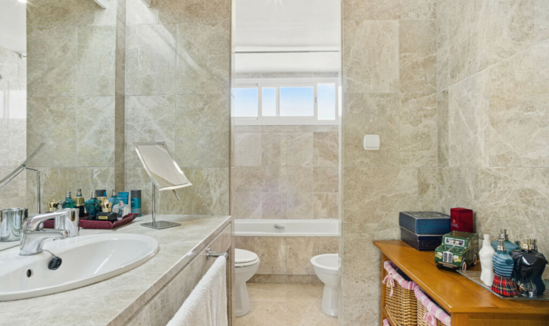 Resale - House -
Nueva Andalucía