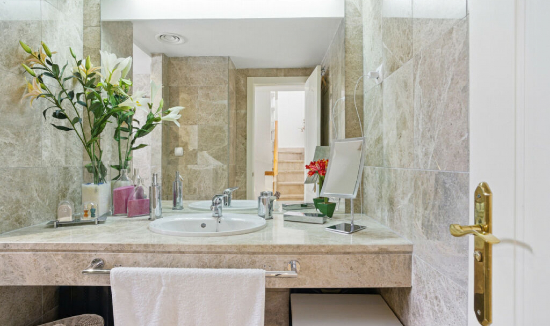 Resale - House -
Nueva Andalucía