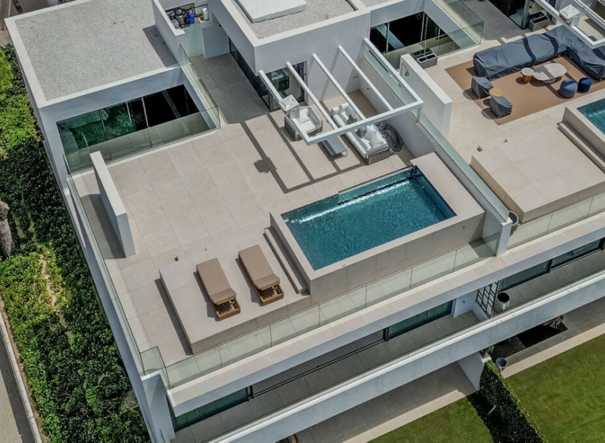 Resale - House -
Nueva Andalucía