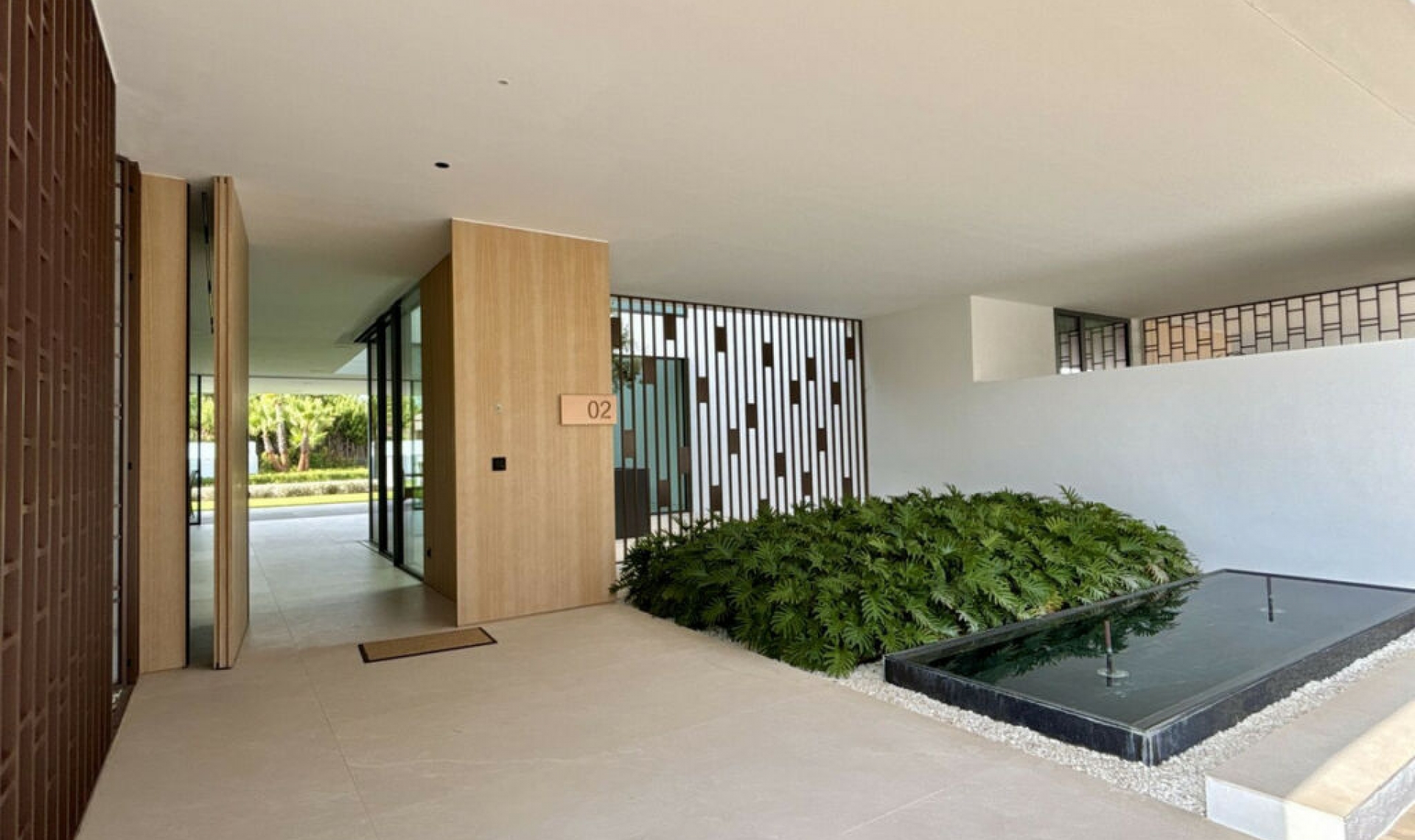 Resale - House -
Nueva Andalucía