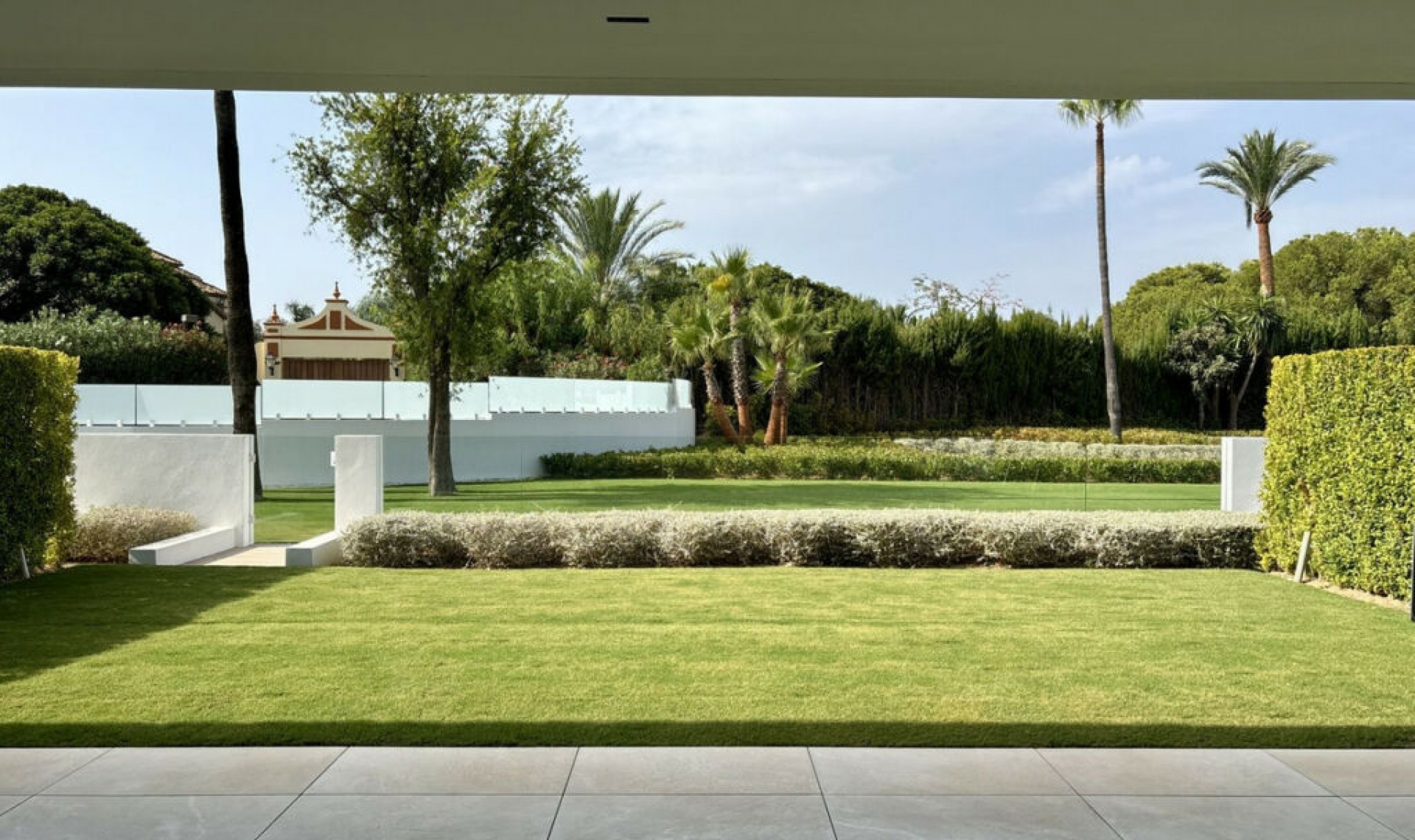 Resale - House -
Nueva Andalucía