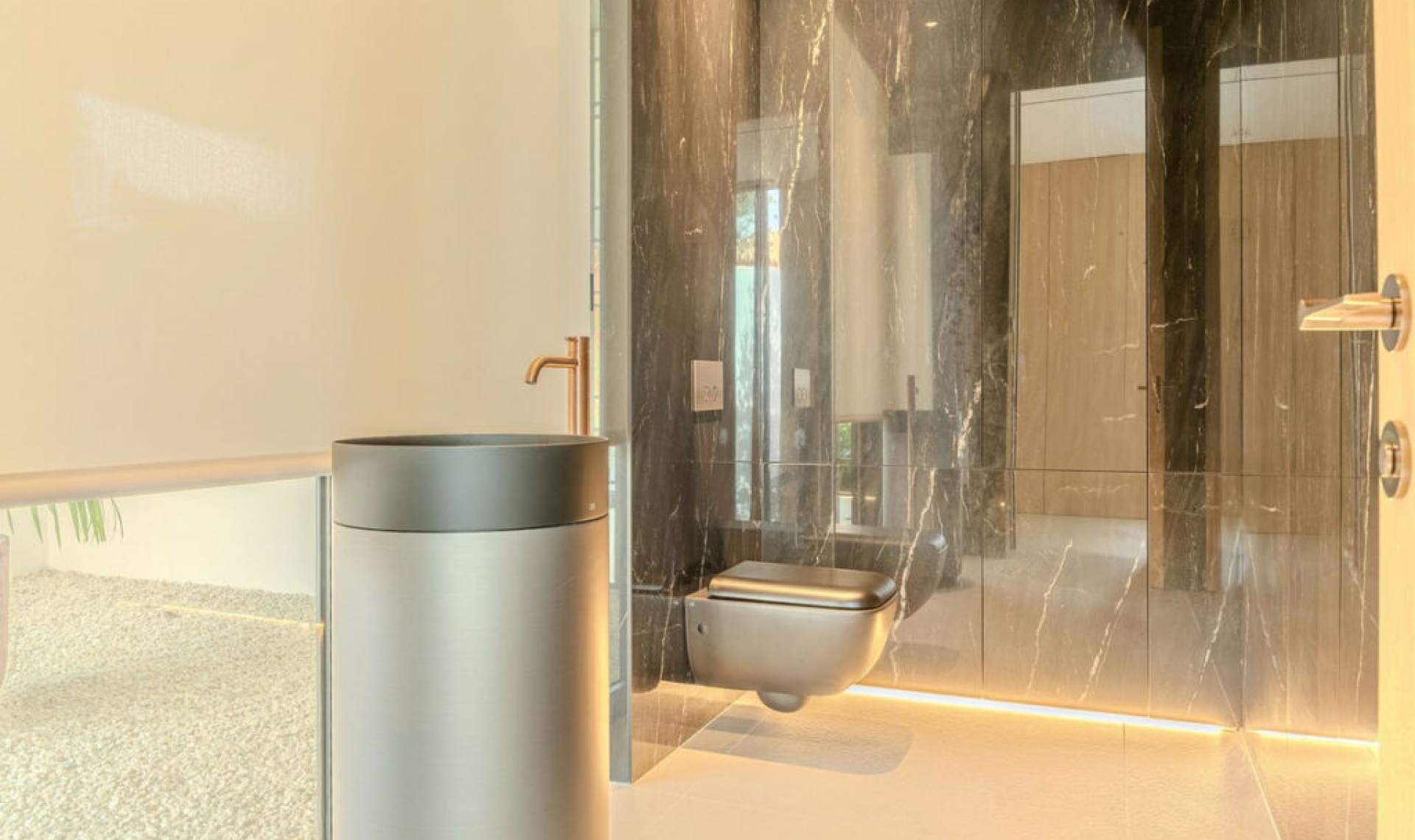 Resale - House -
Nueva Andalucía