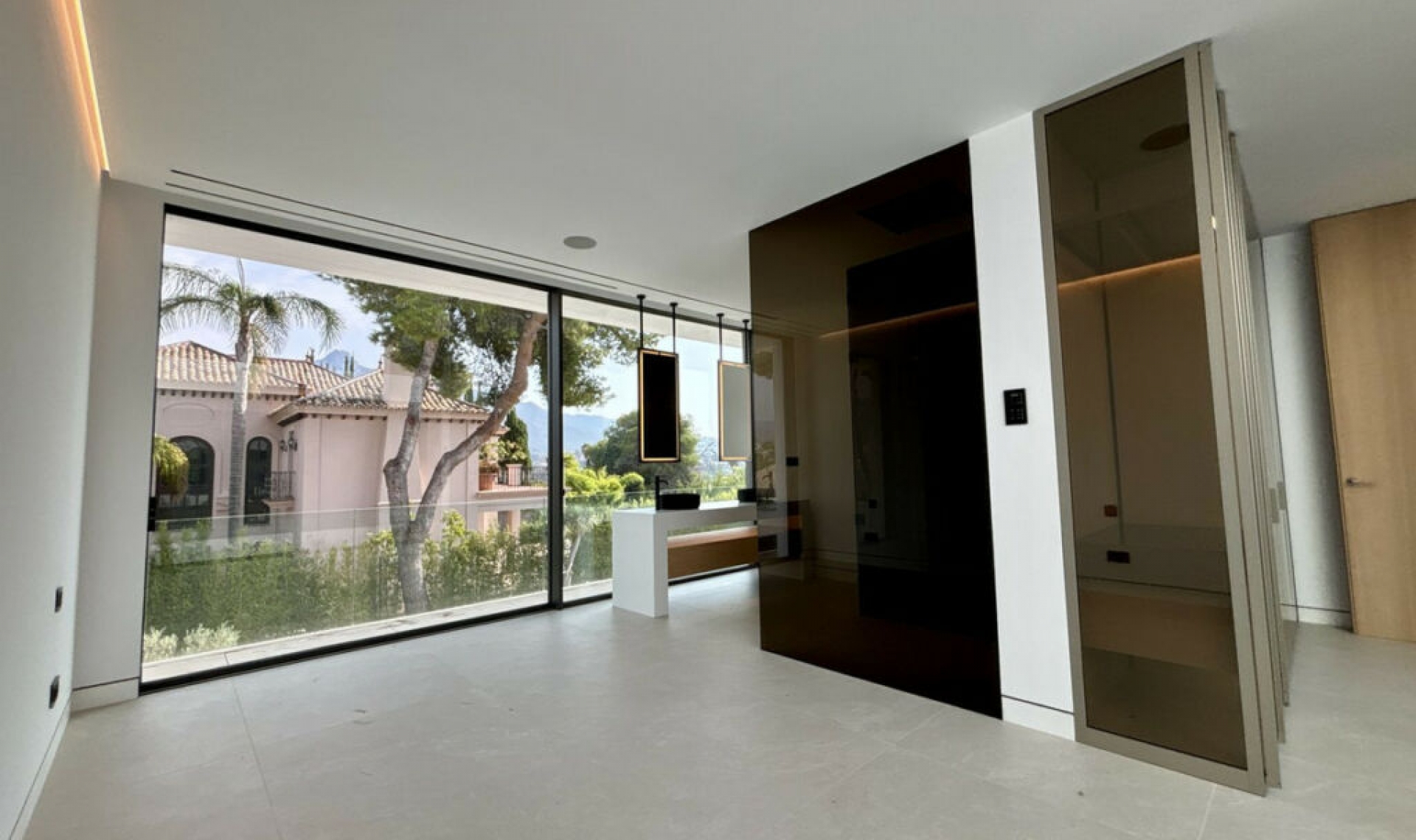 Resale - House -
Nueva Andalucía