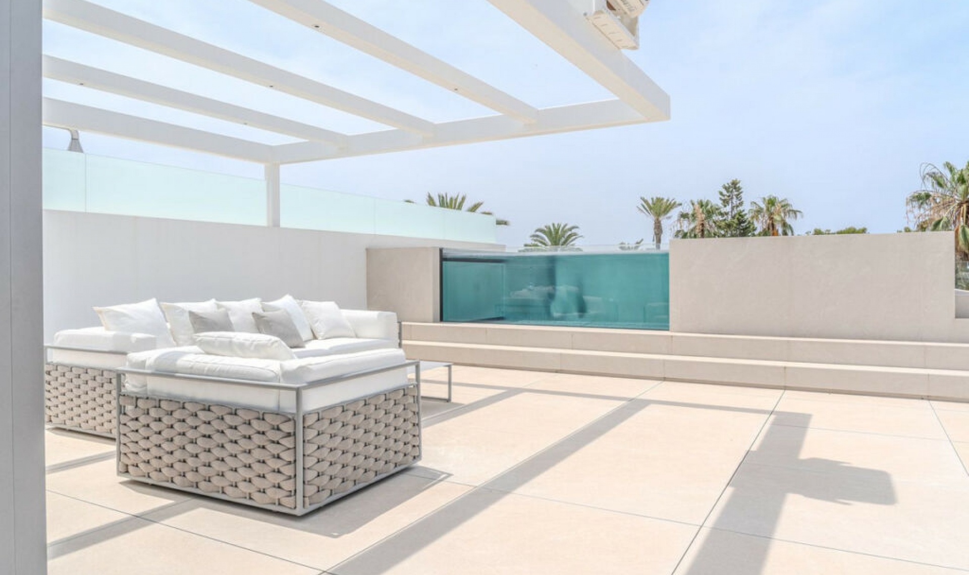 Resale - House -
Nueva Andalucía