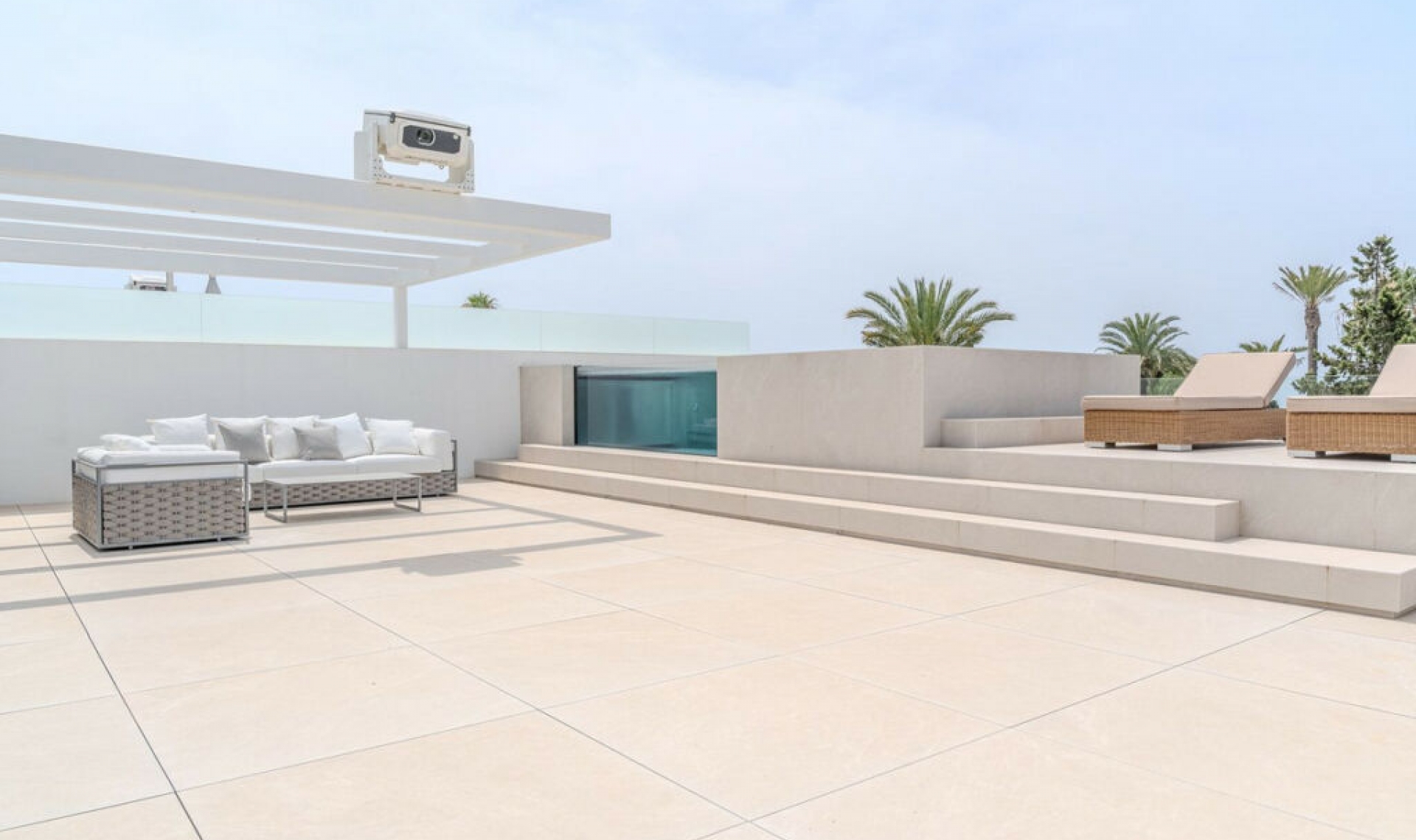 Resale - House -
Nueva Andalucía