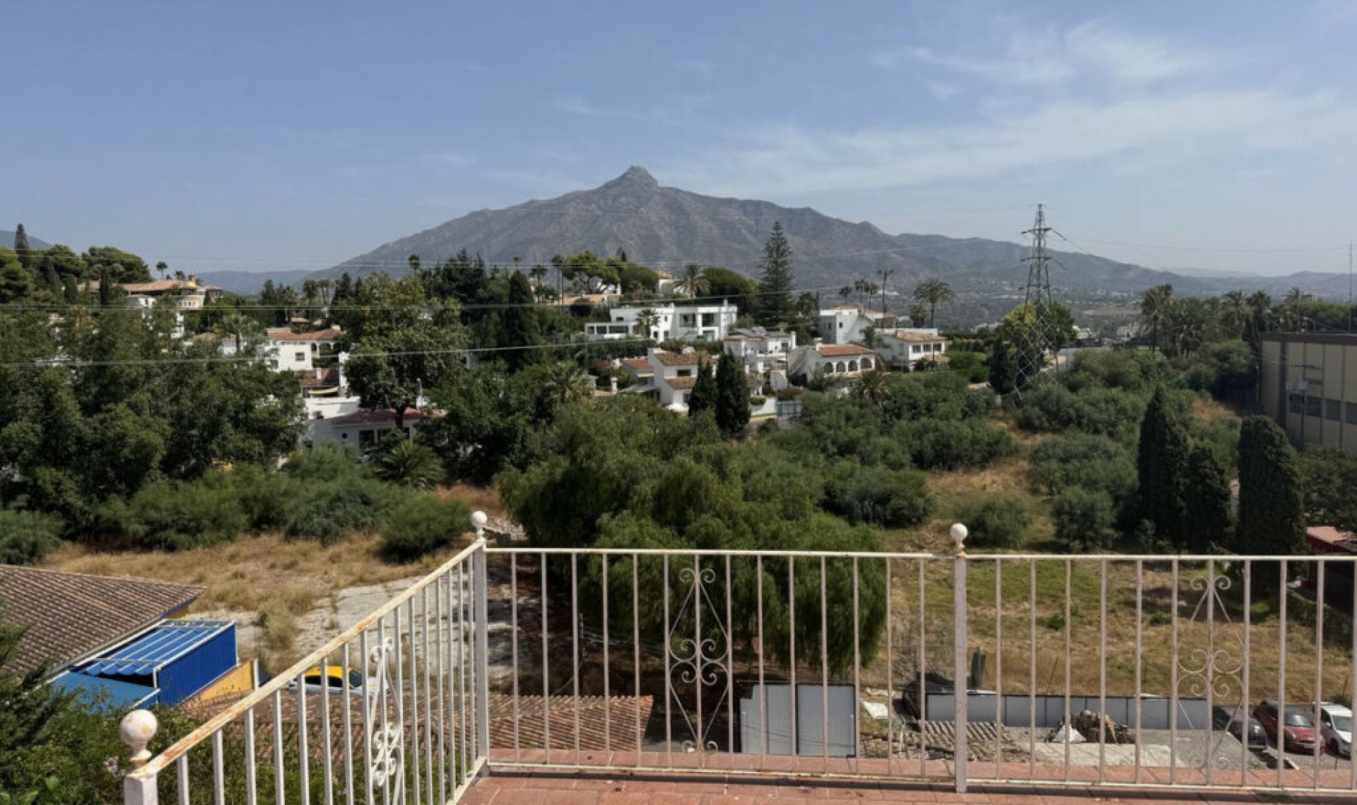 Resale - House -
Nueva Andalucía