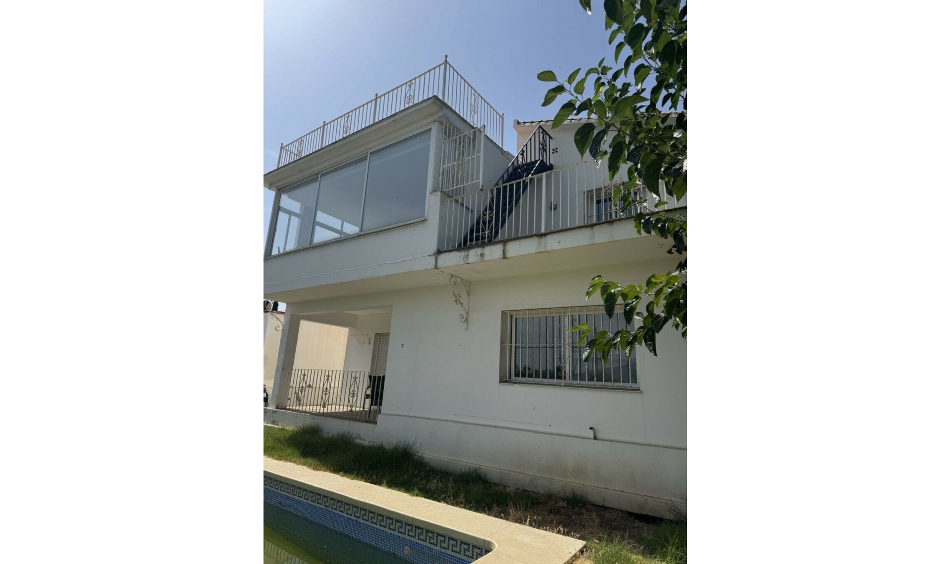 Resale - House -
Nueva Andalucía