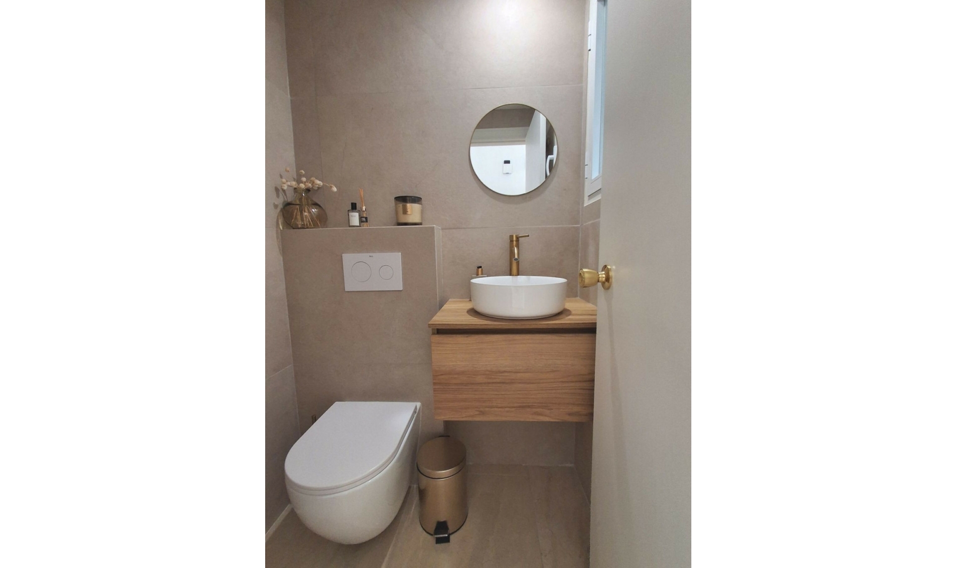 Resale - House -
Nueva Andalucía