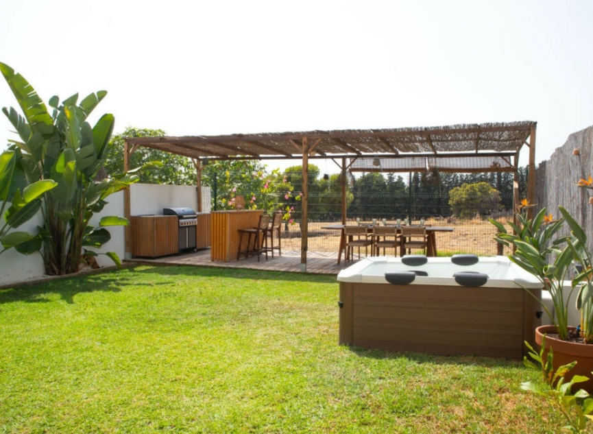 Resale - House -
Nueva Andalucía