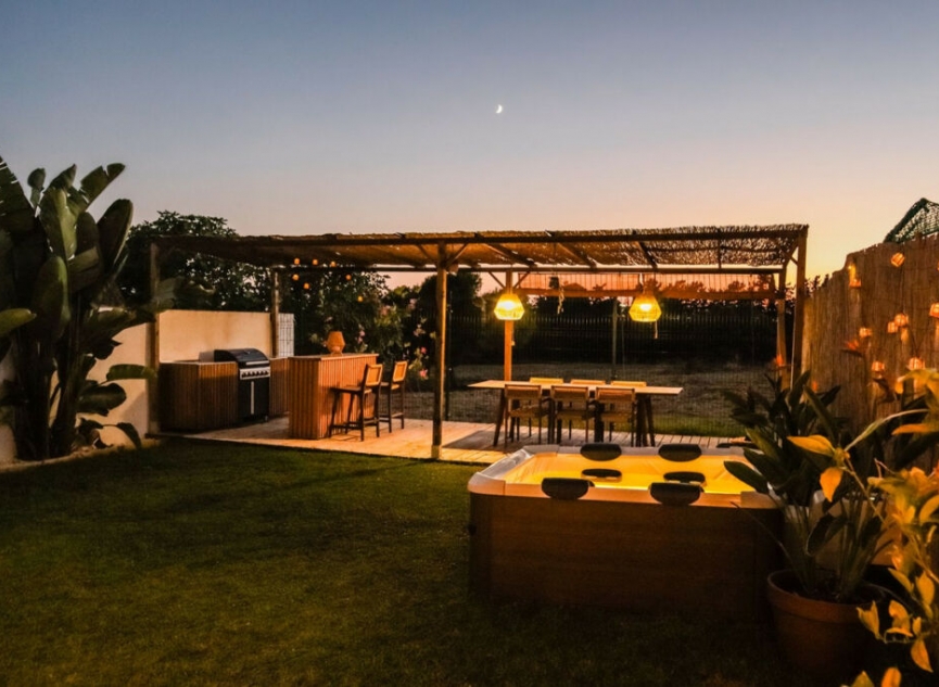 Resale - House -
Nueva Andalucía