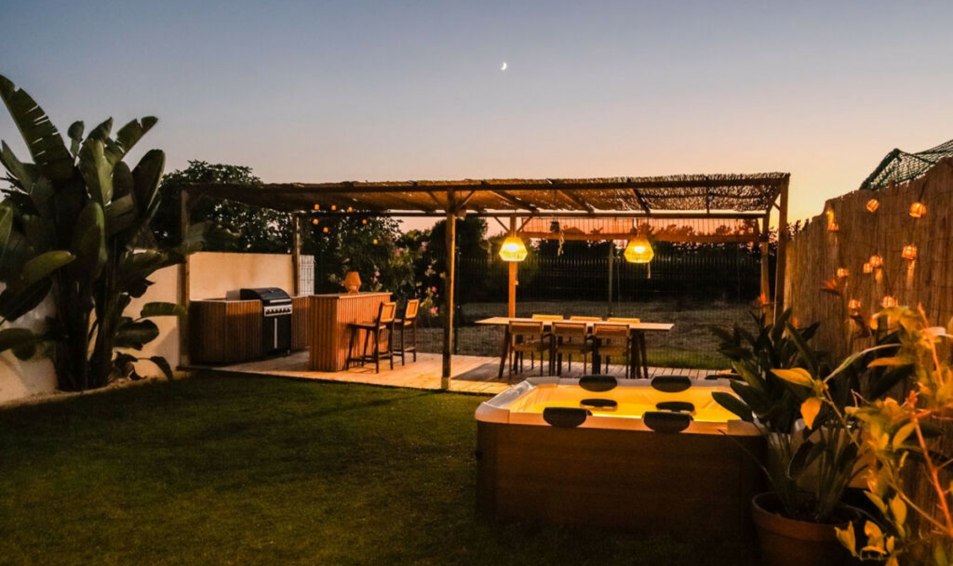 Resale - House -
Nueva Andalucía