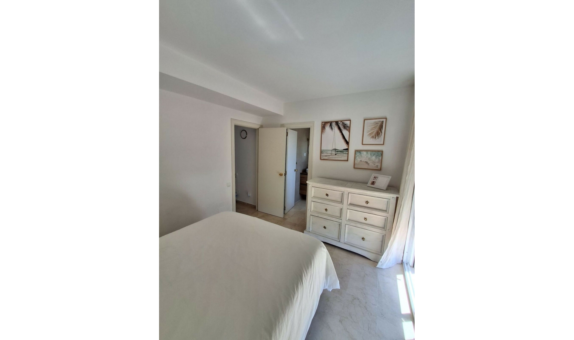 Resale - House -
Nueva Andalucía