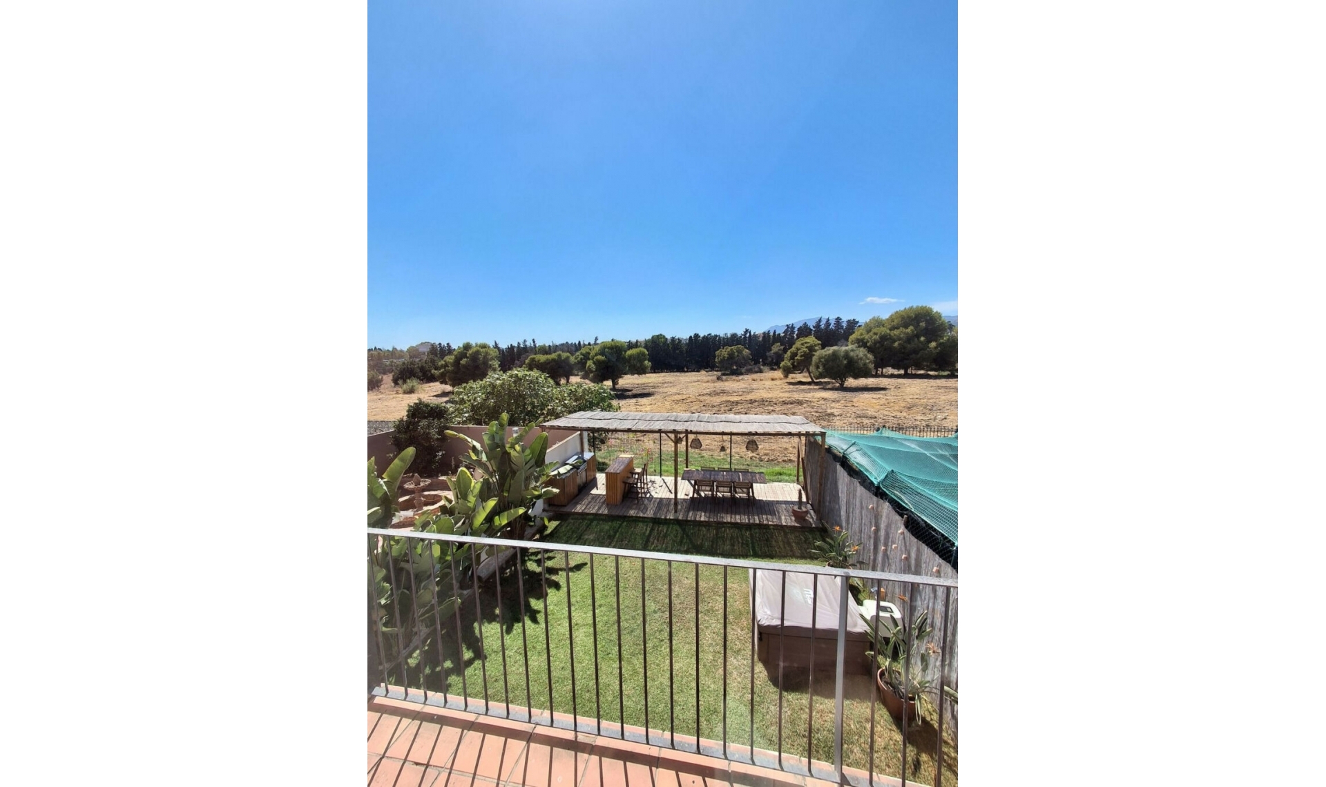 Resale - House -
Nueva Andalucía