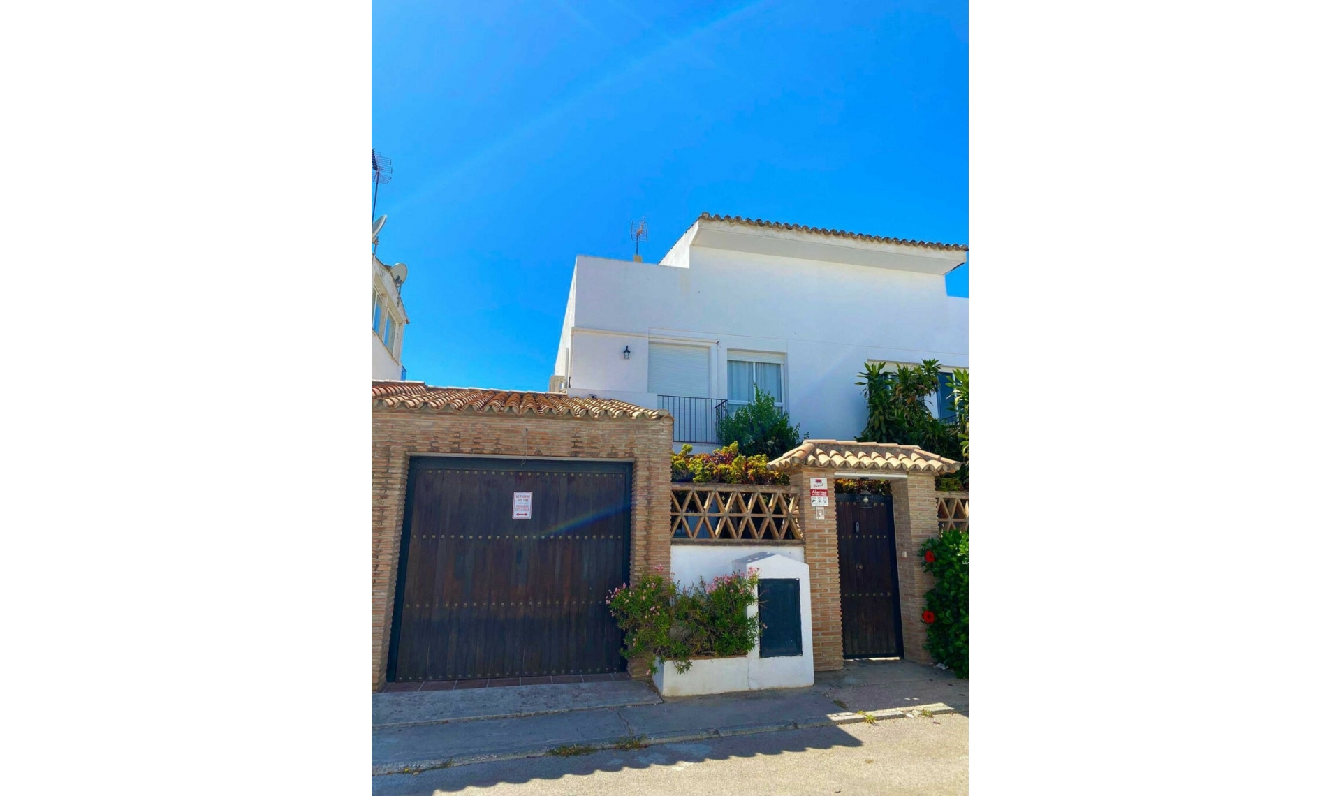 Resale - House -
Nueva Andalucía