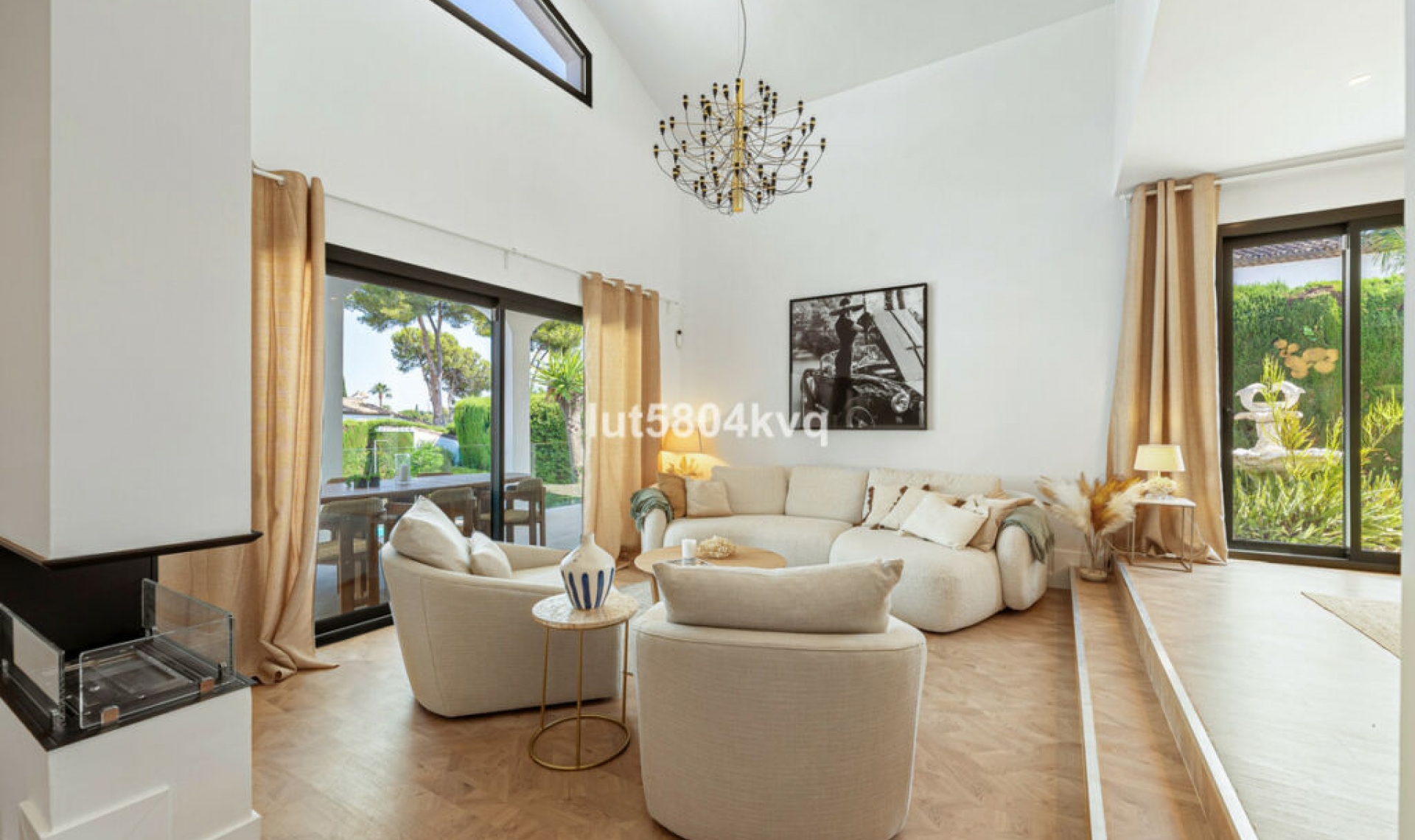 Resale - House -
Nueva Andalucía