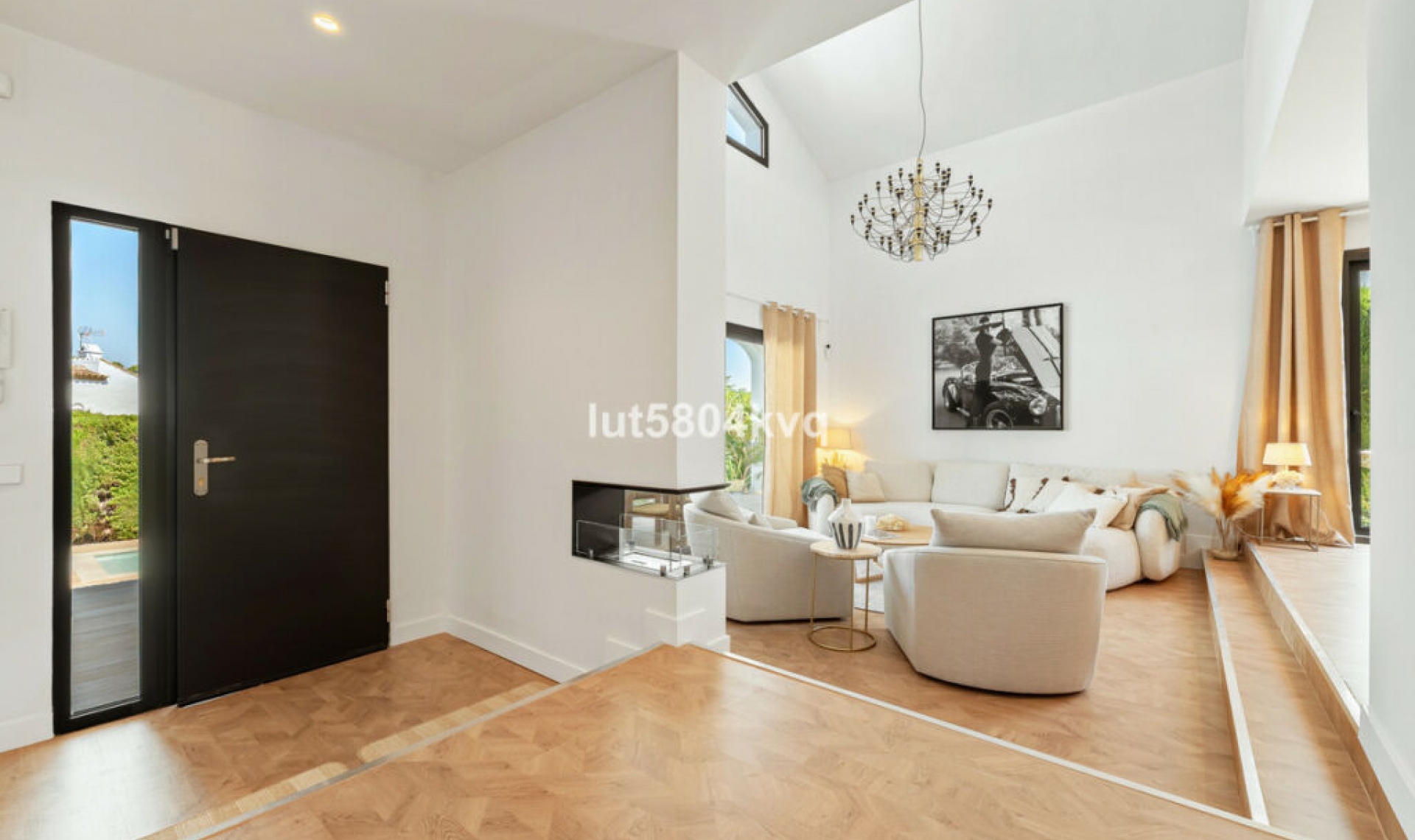 Resale - House -
Nueva Andalucía