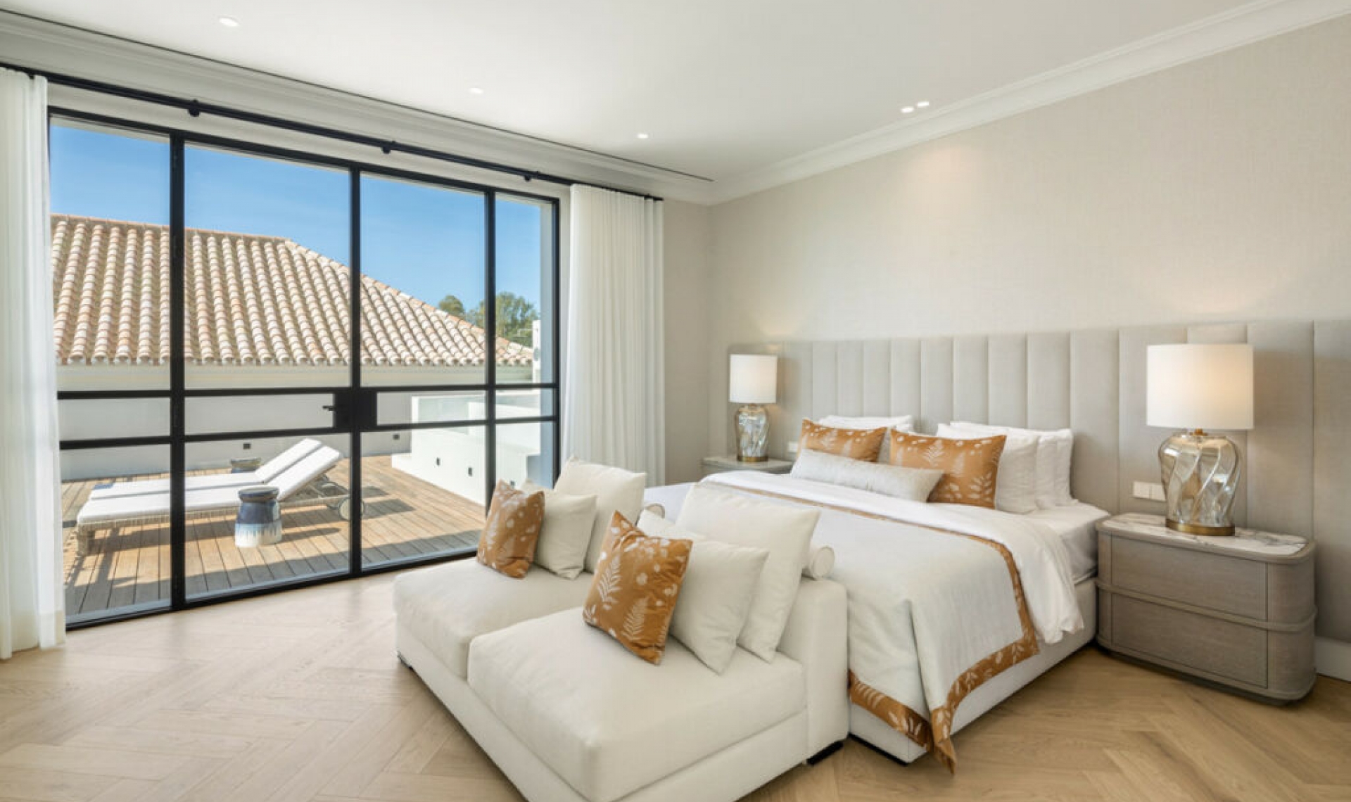 Resale - House -
Nueva Andalucía