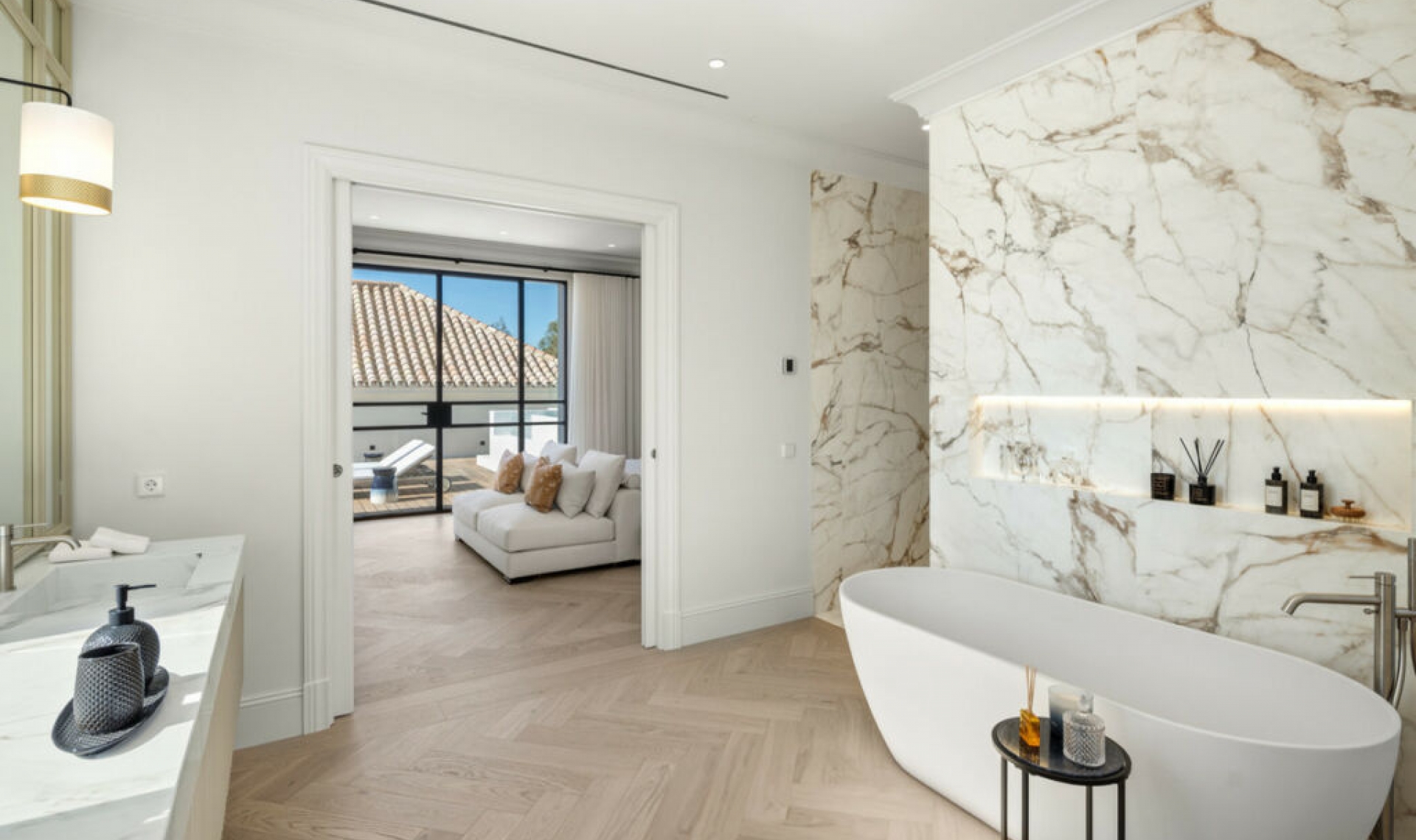 Resale - House -
Nueva Andalucía