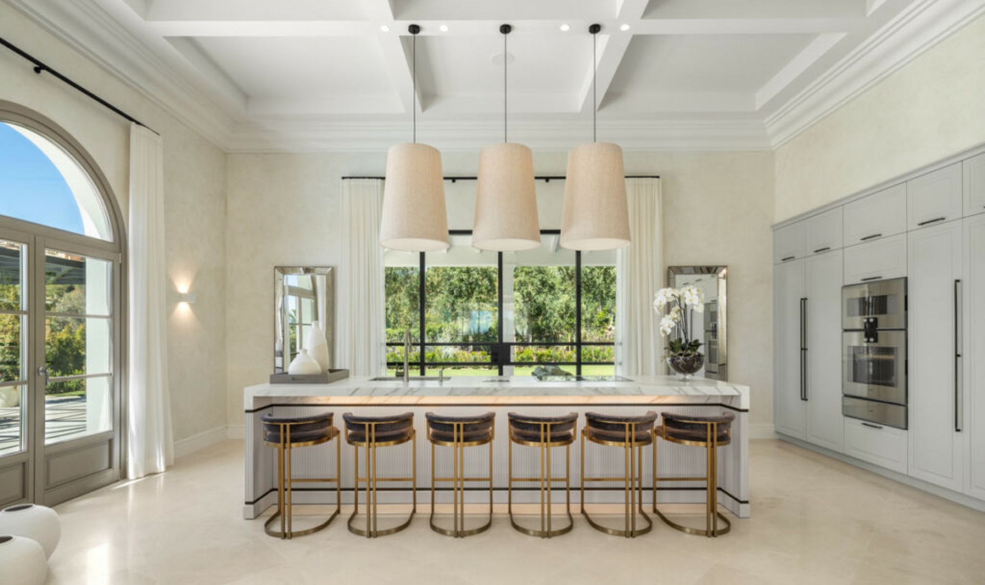 Resale - House -
Nueva Andalucía